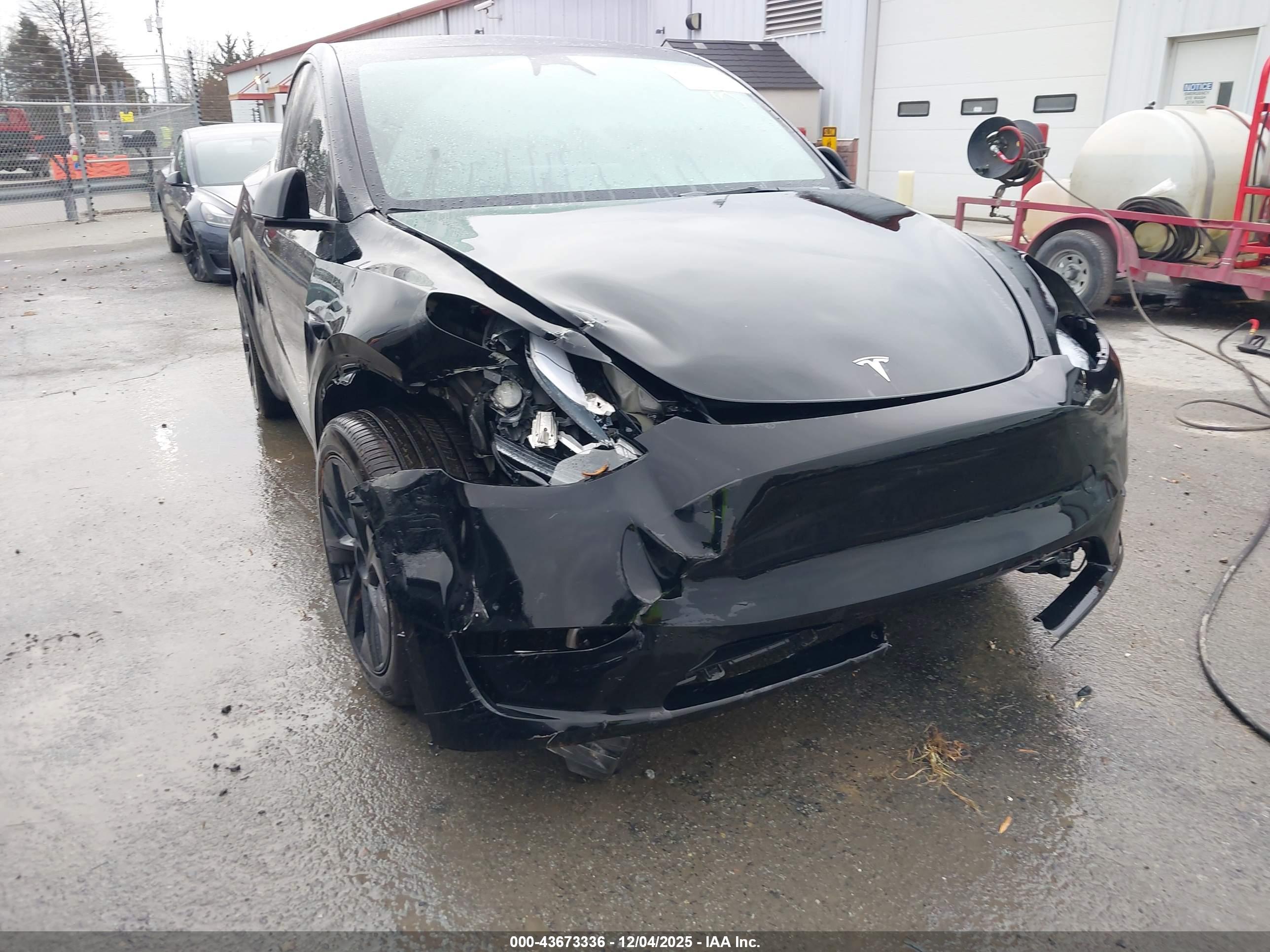 TESLA MODEL image 6