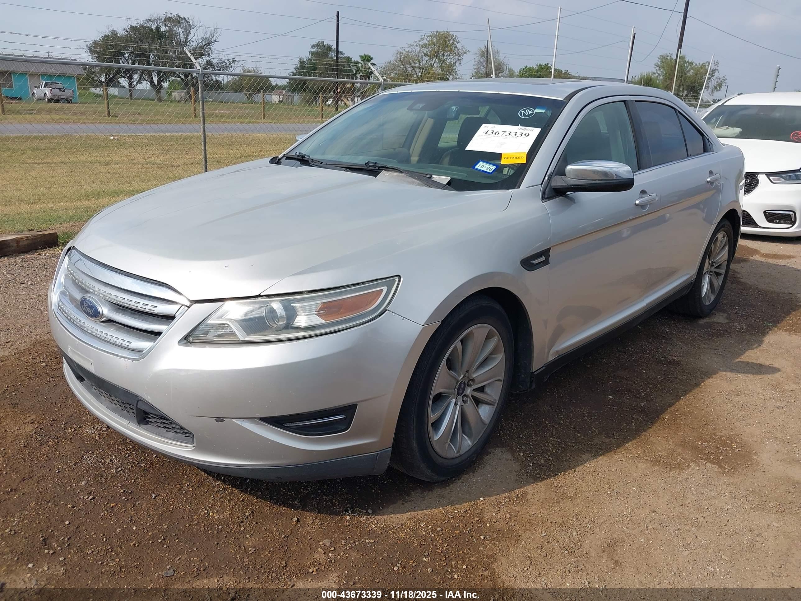FORD TAURUS image 2