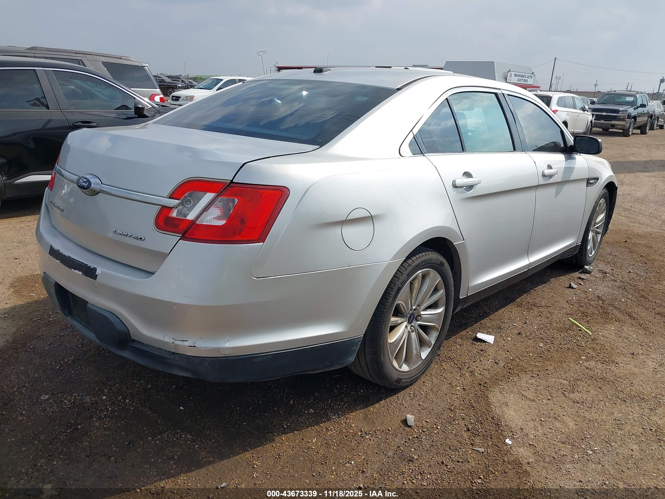 FORD TAURUS image 4