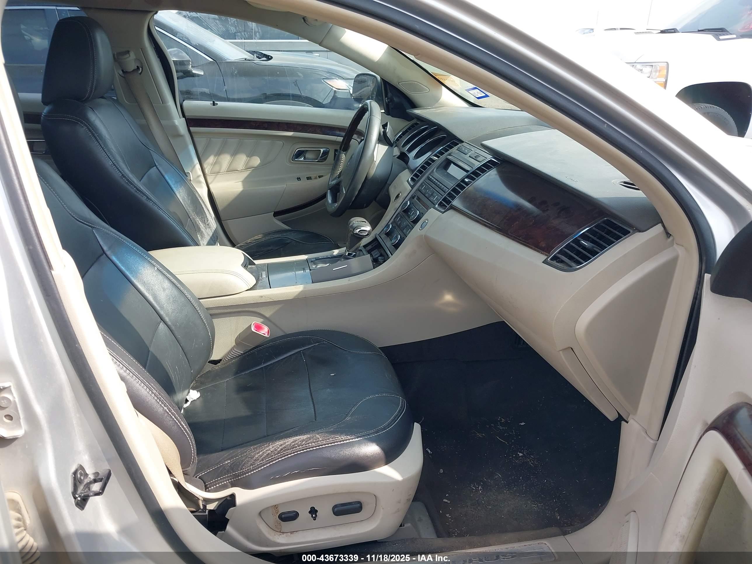 FORD TAURUS image 5