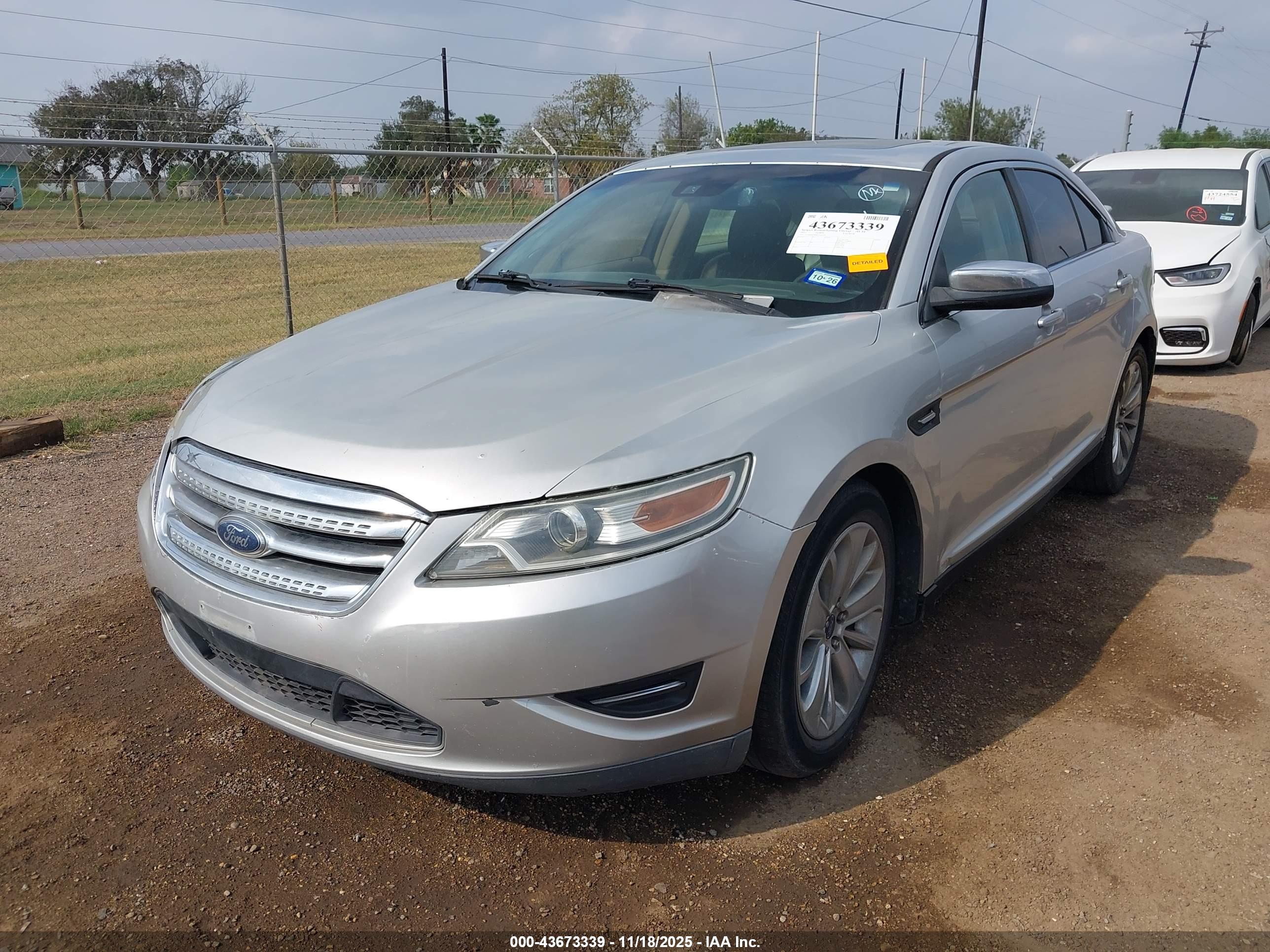 FORD TAURUS image 6