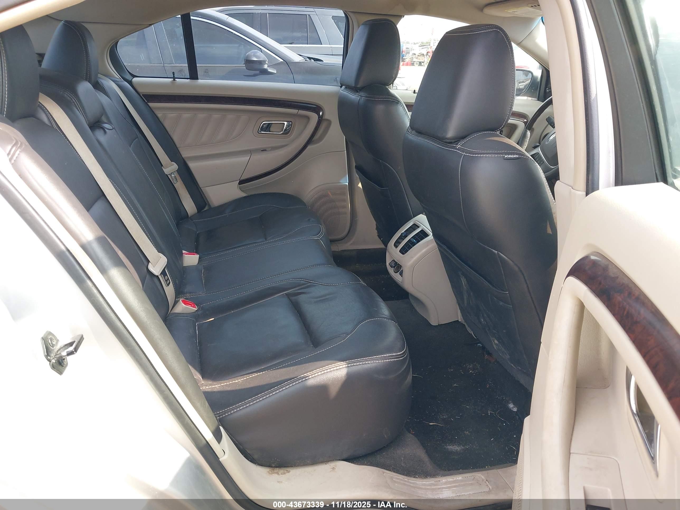 FORD TAURUS image 8
