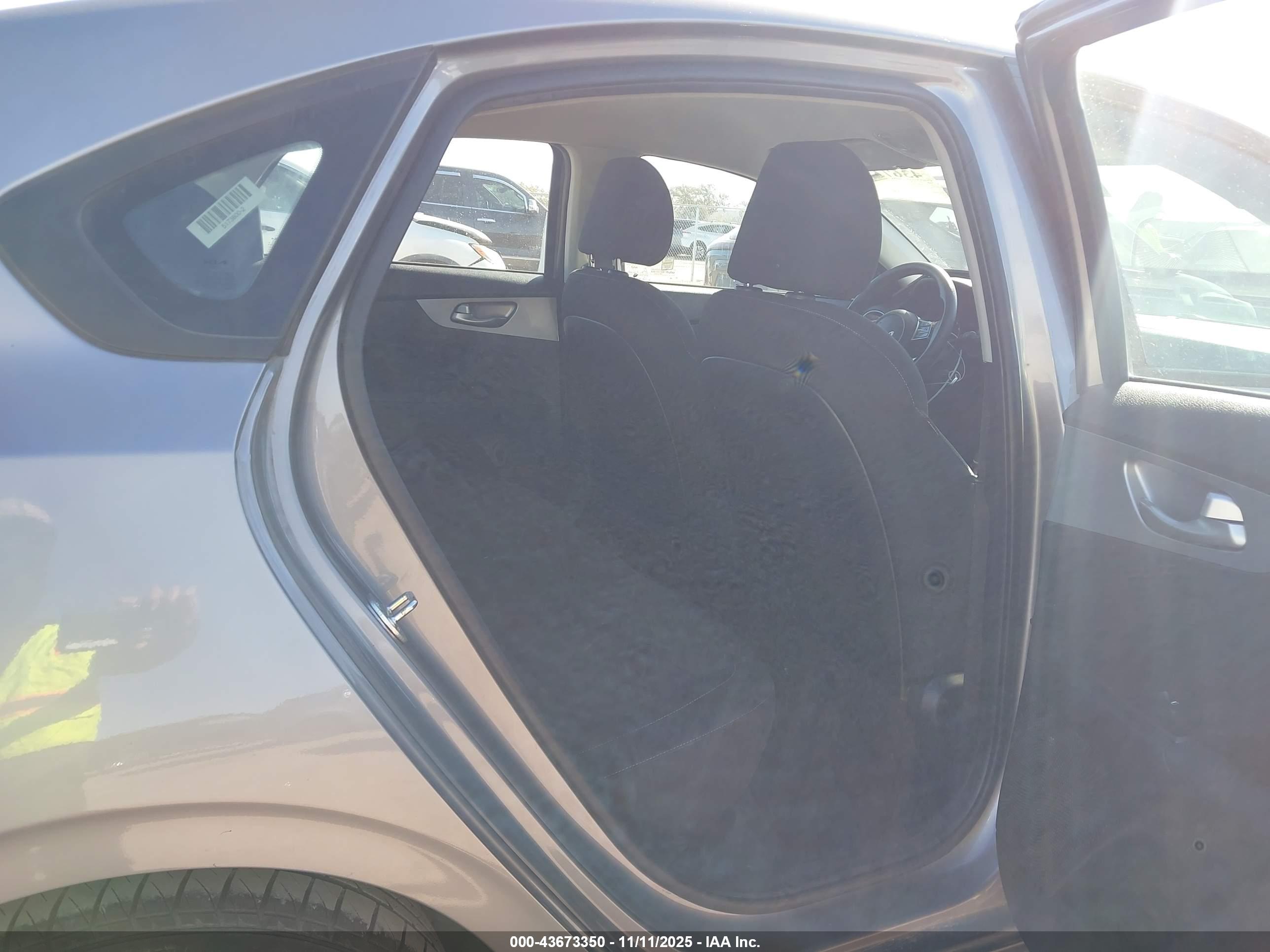 KIA FORTE image 8