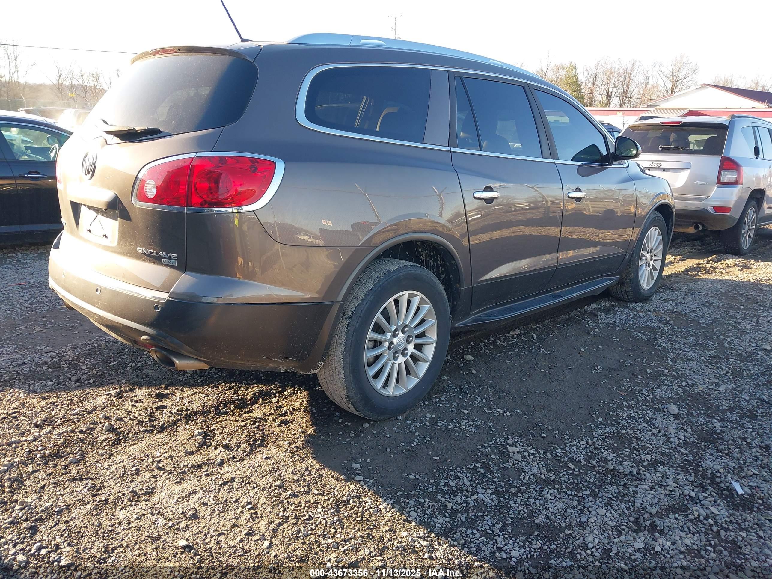 BUICK ENCLAVE image 4