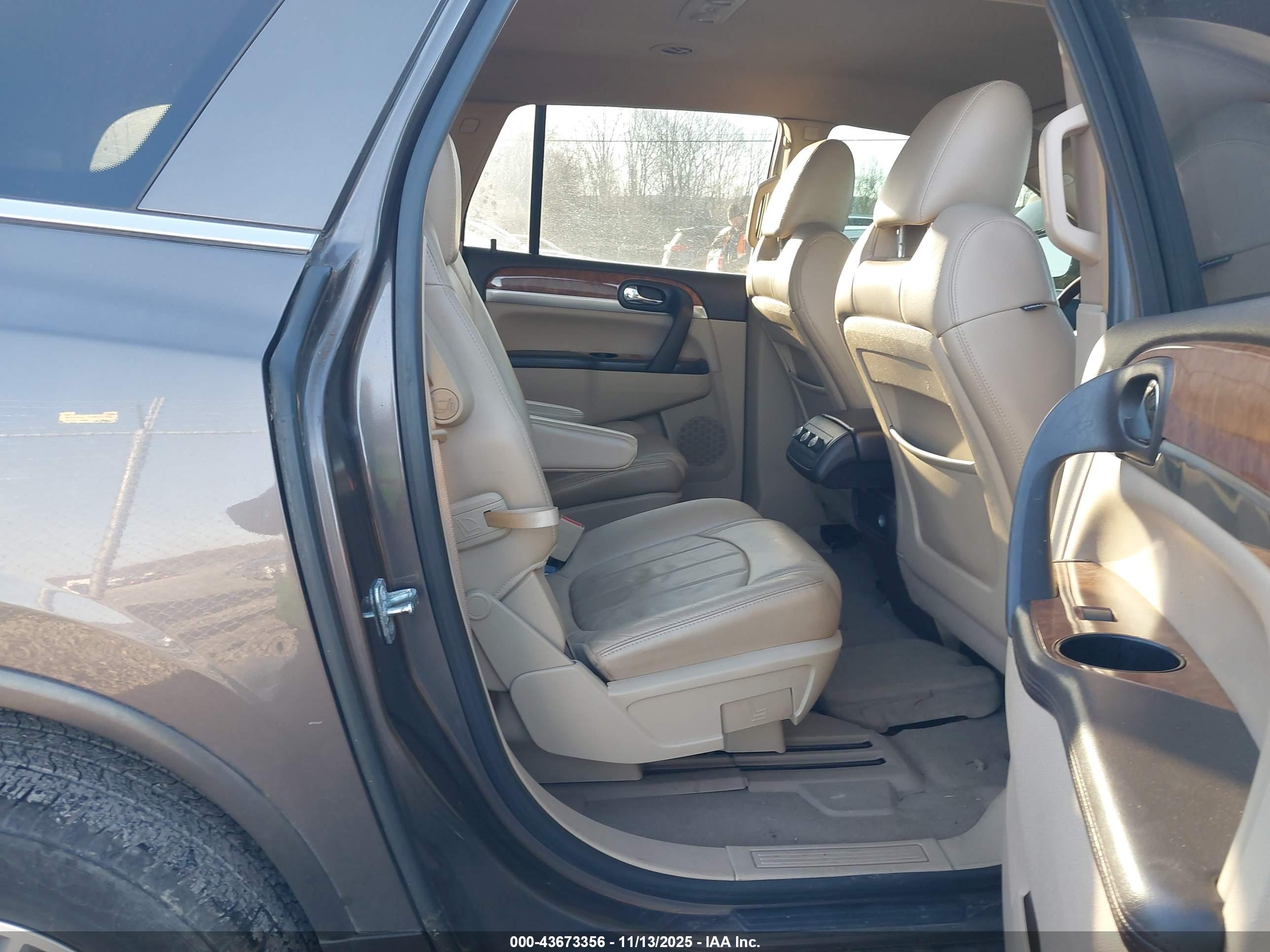 BUICK ENCLAVE image 8
