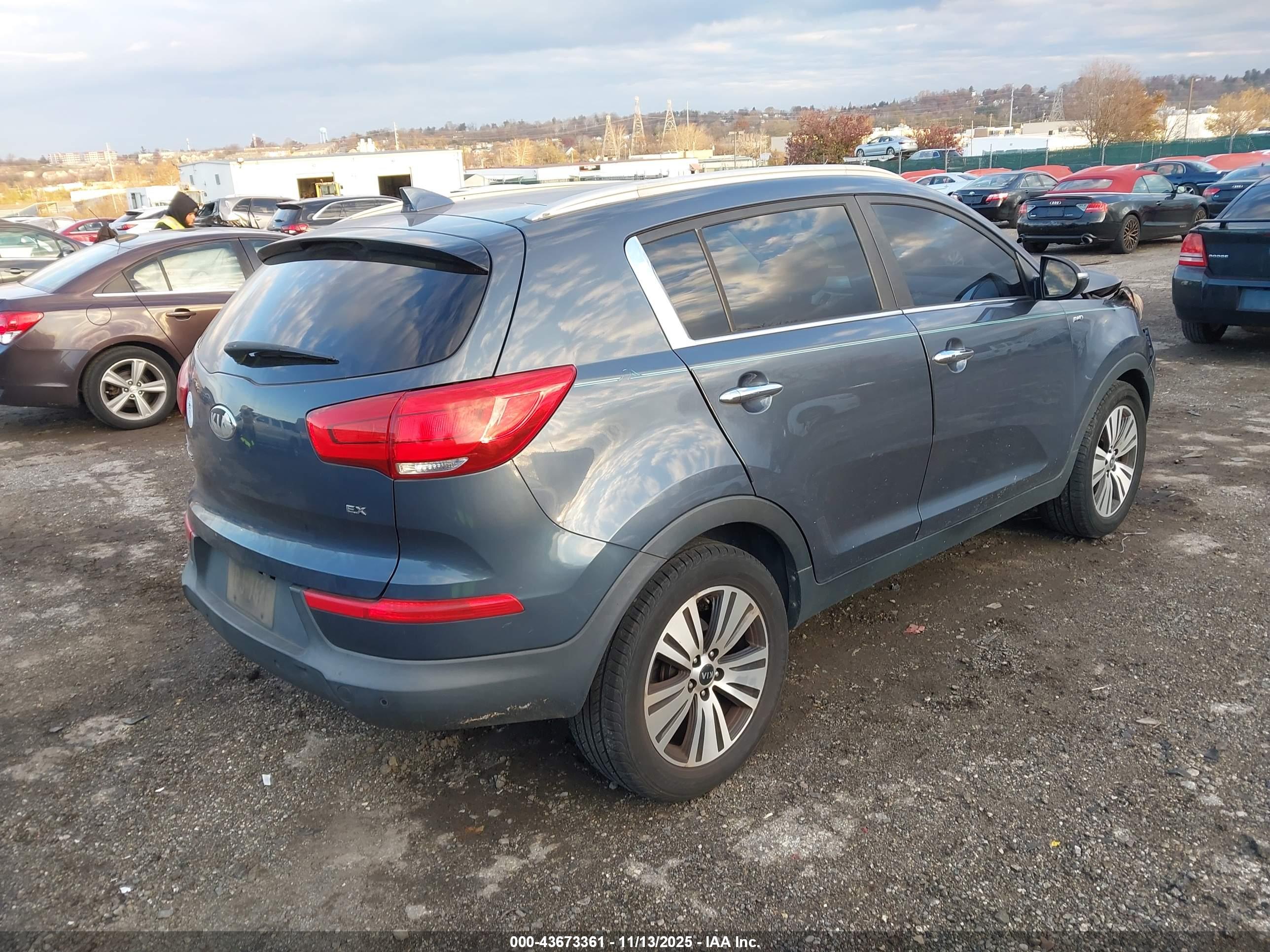 KIA SPORTAGE image 4