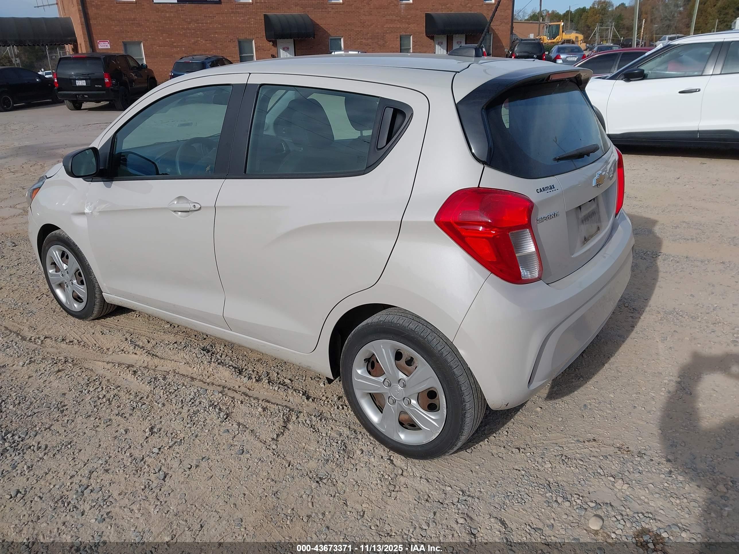 CHEVROLET SPARK image 3