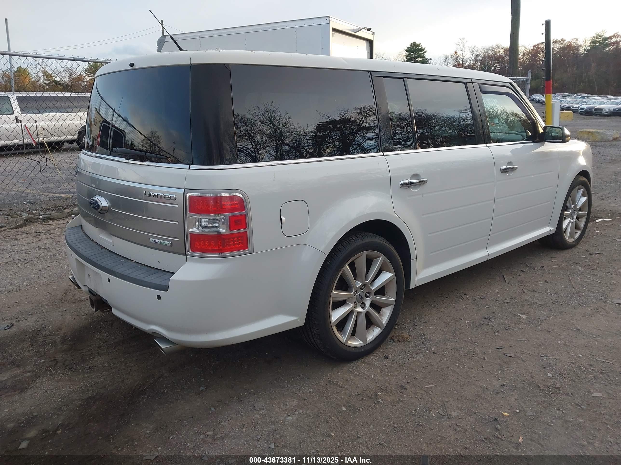 FORD FLEX image 4