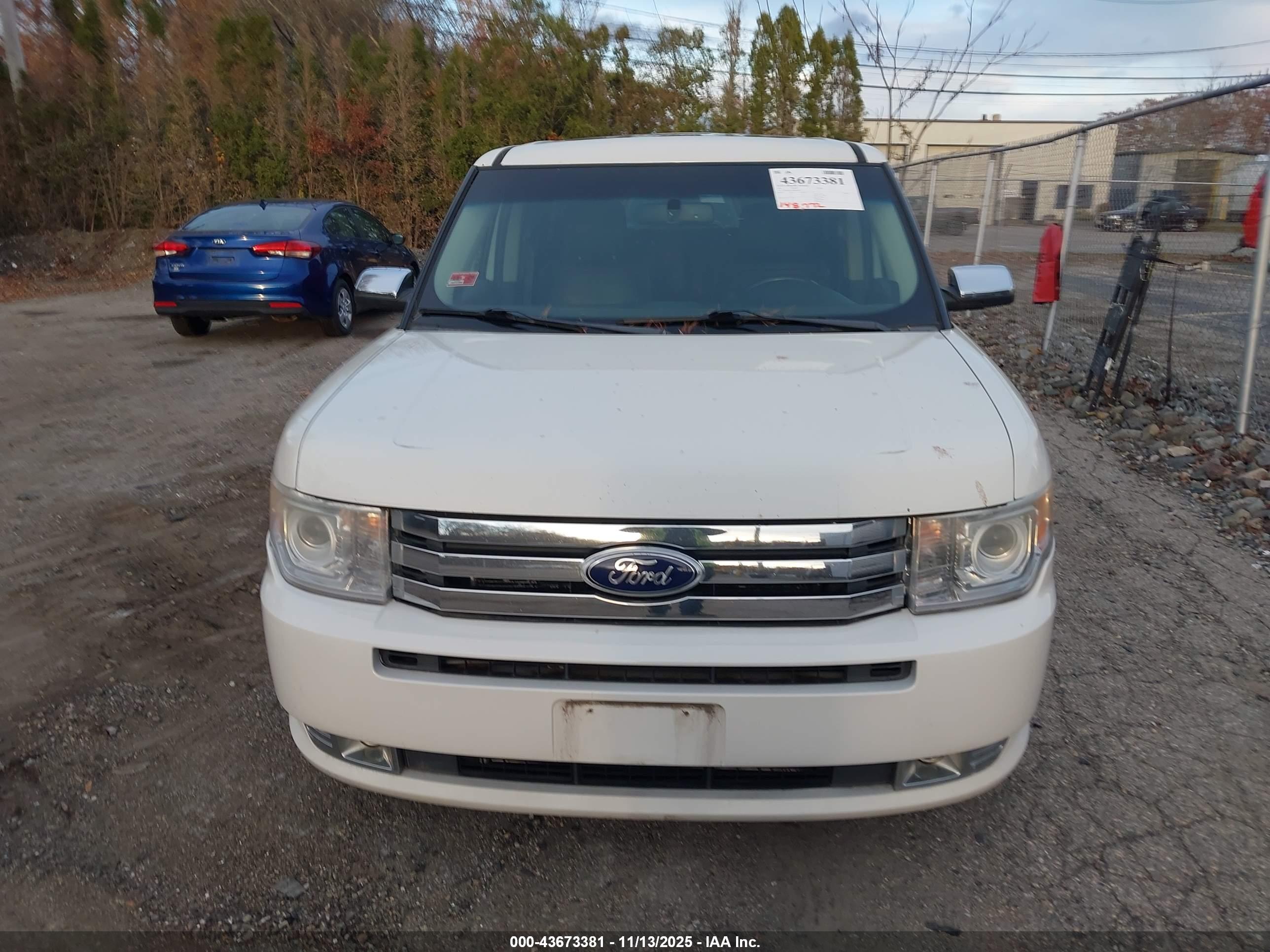 FORD FLEX image 6