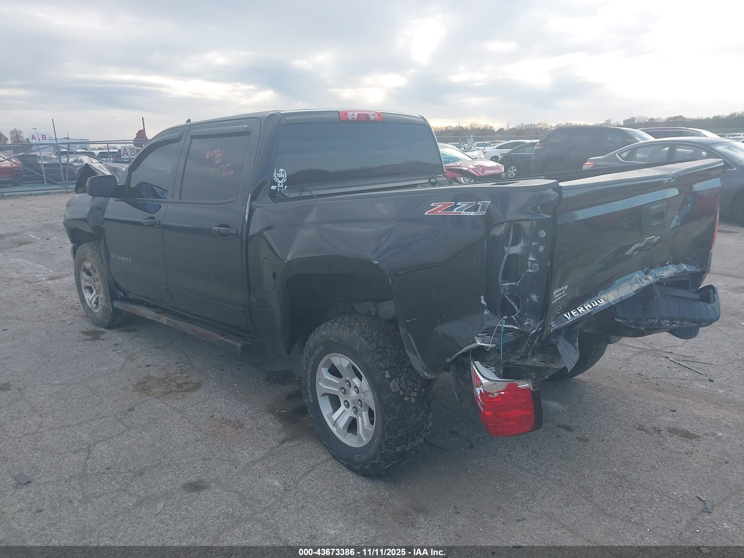 CHEVROLET SILVERADO image 3