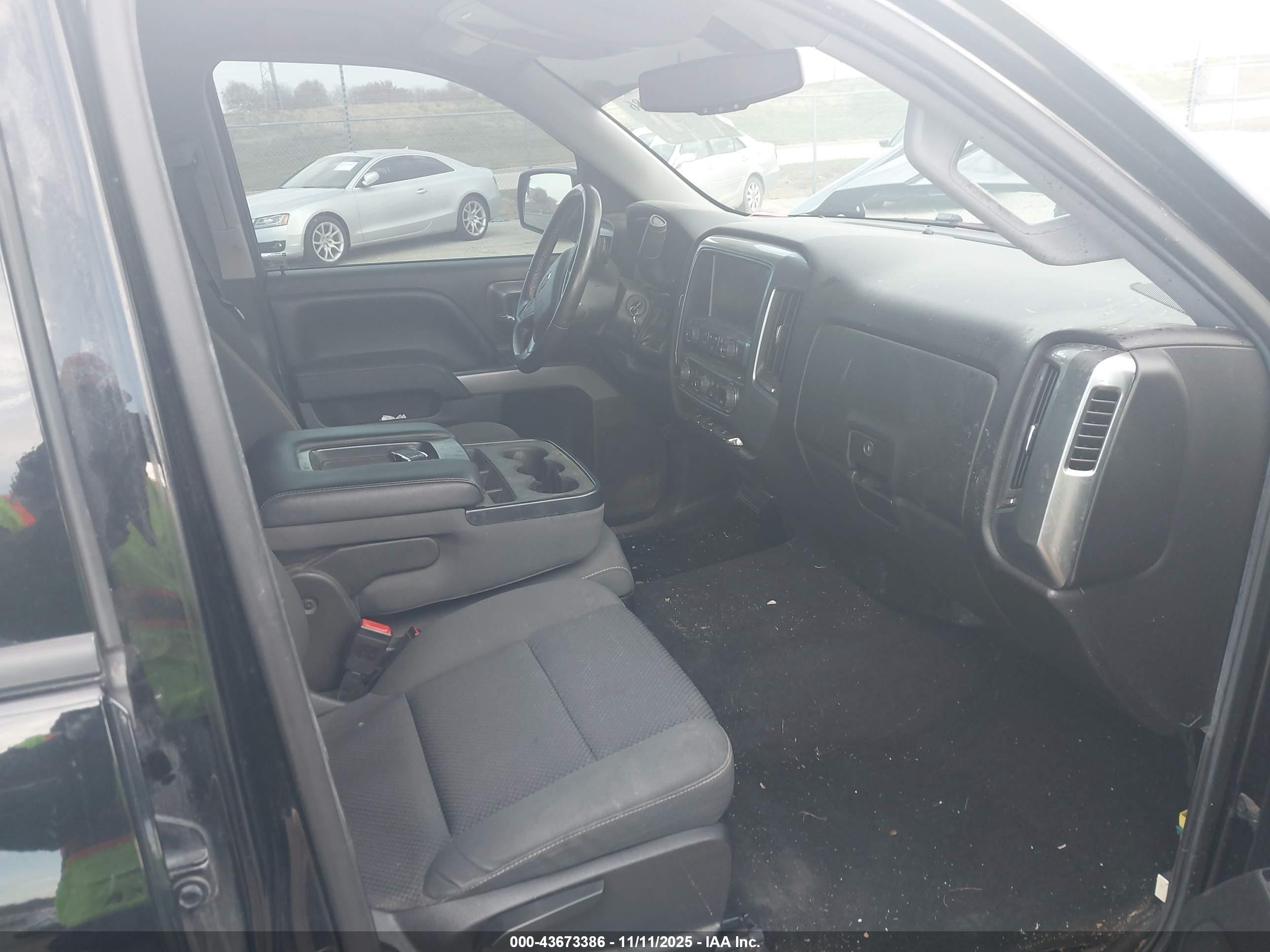CHEVROLET SILVERADO image 5