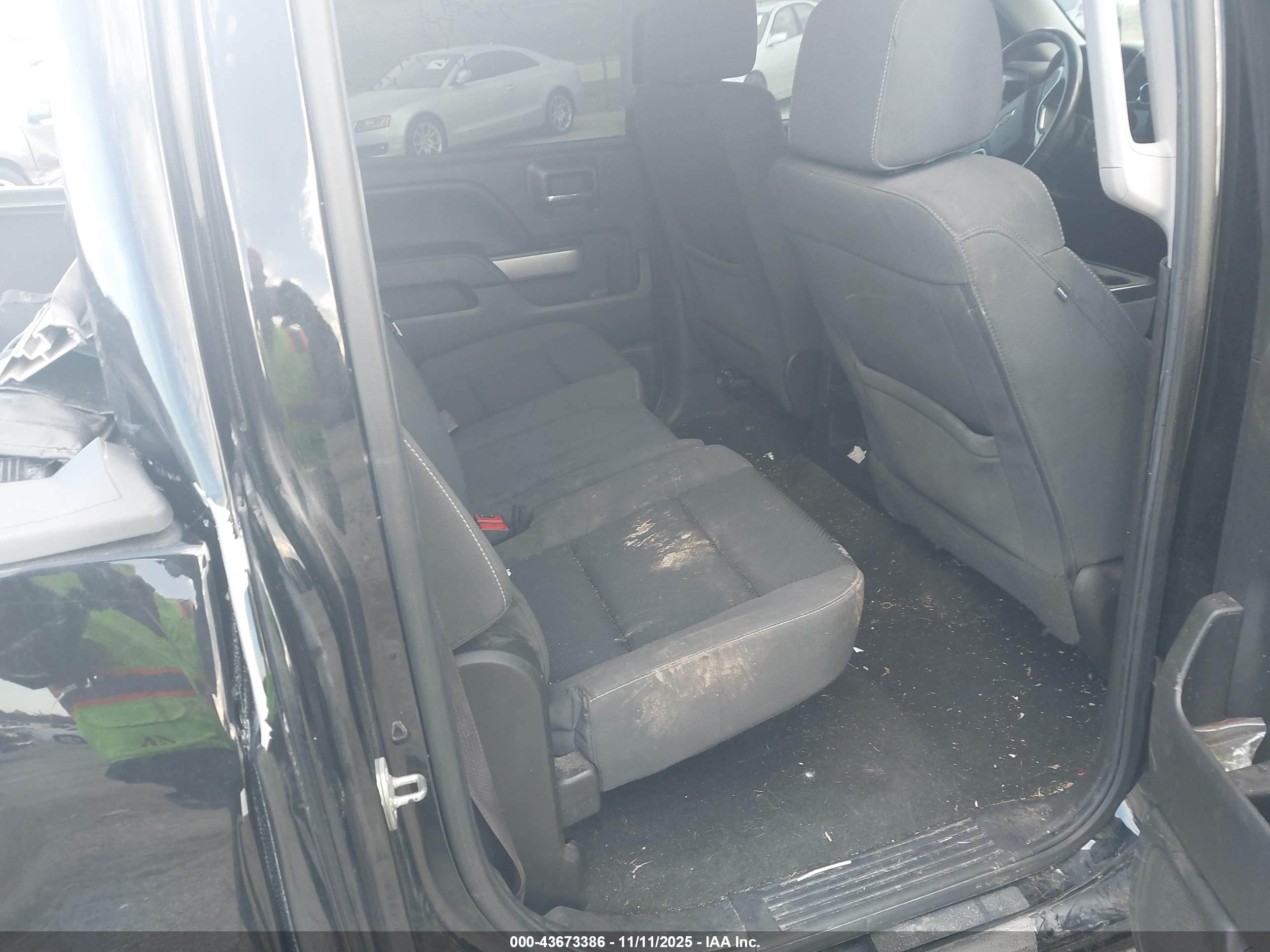 CHEVROLET SILVERADO image 8