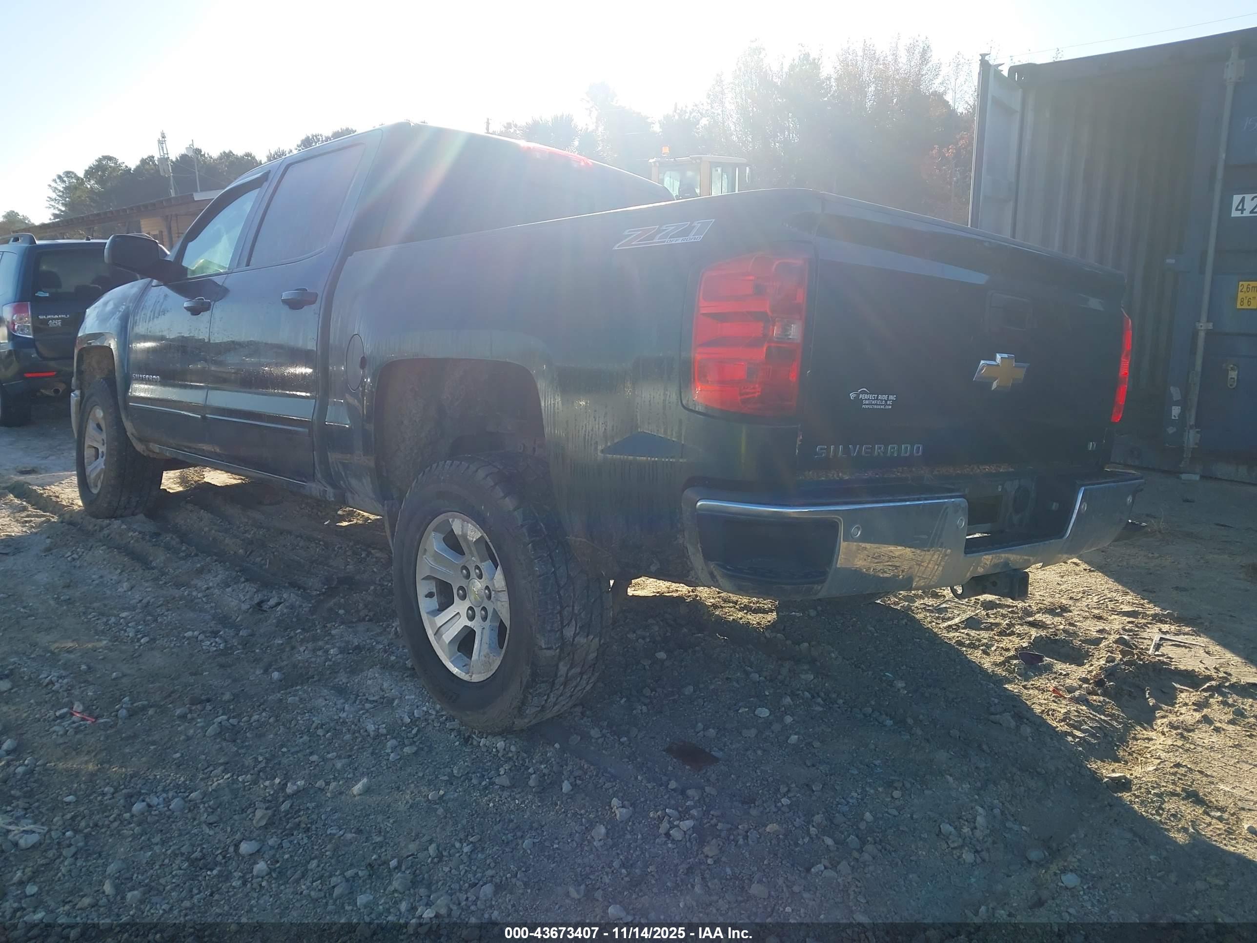 CHEVROLET SILVERADO image 3