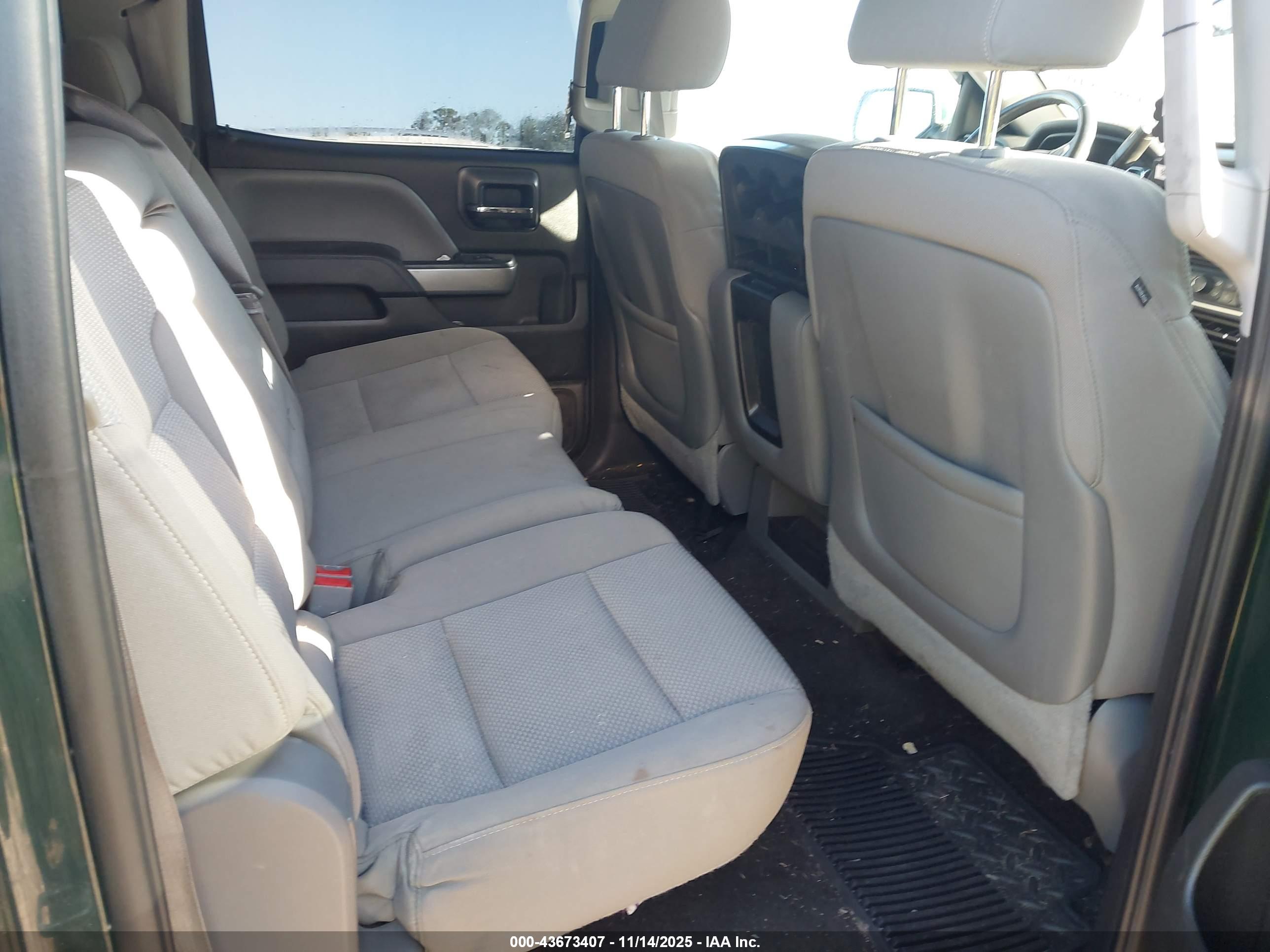 CHEVROLET SILVERADO image 8