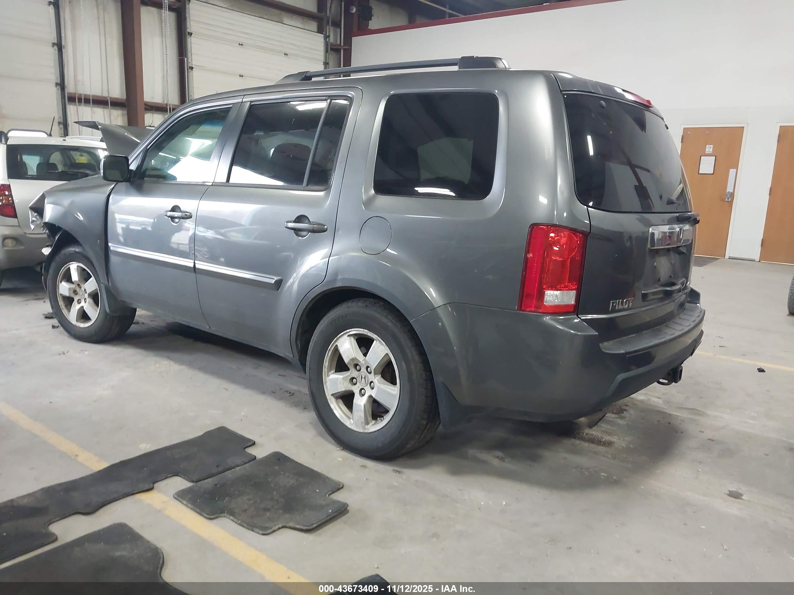 HONDA PILOT image 3