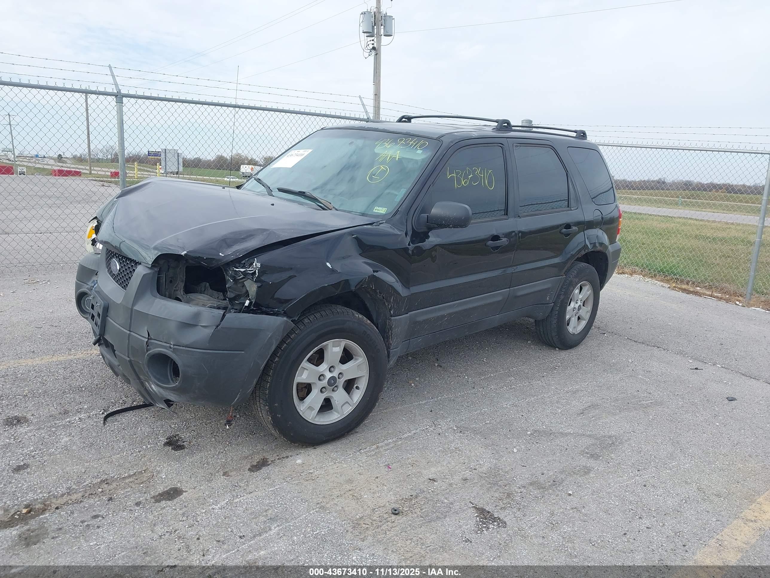 FORD ESCAPE image 2