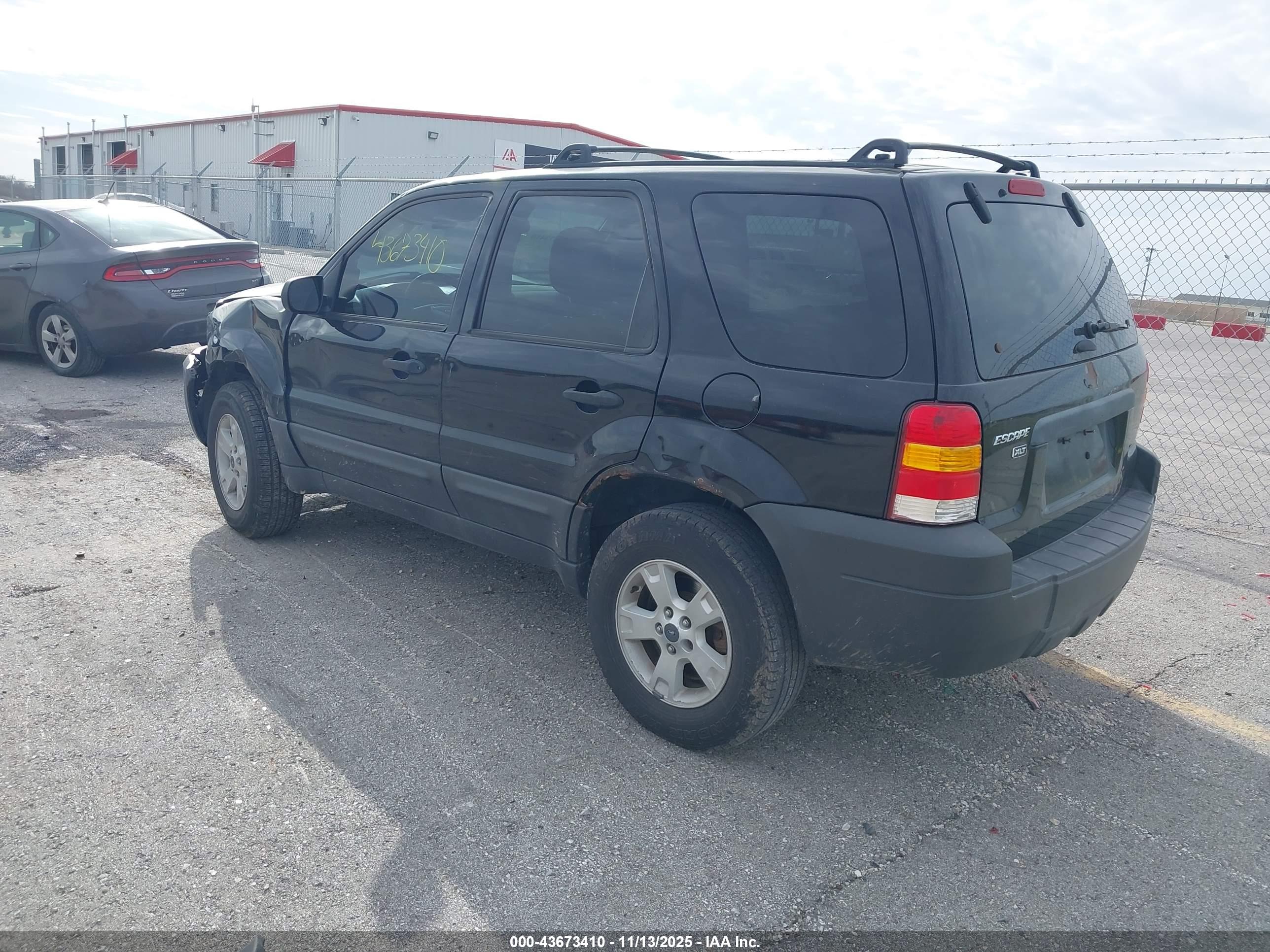FORD ESCAPE image 3