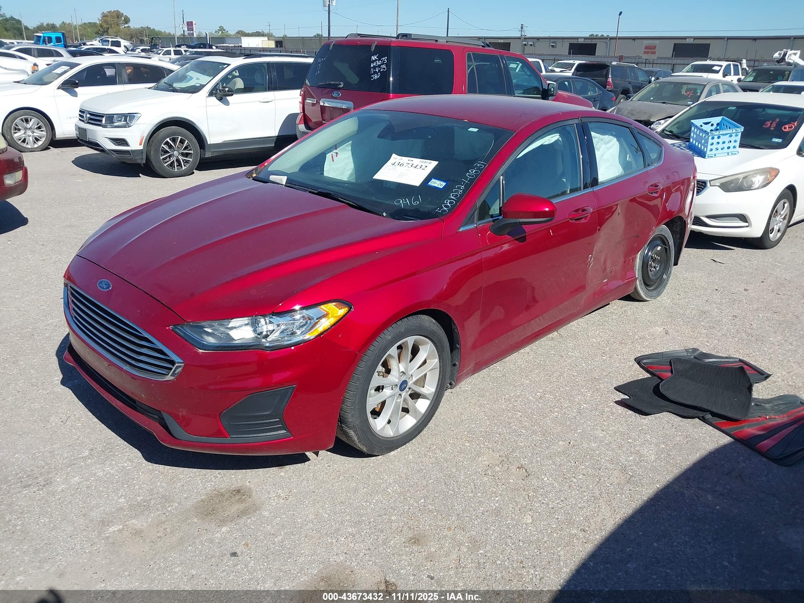 FORD FUSION image 2