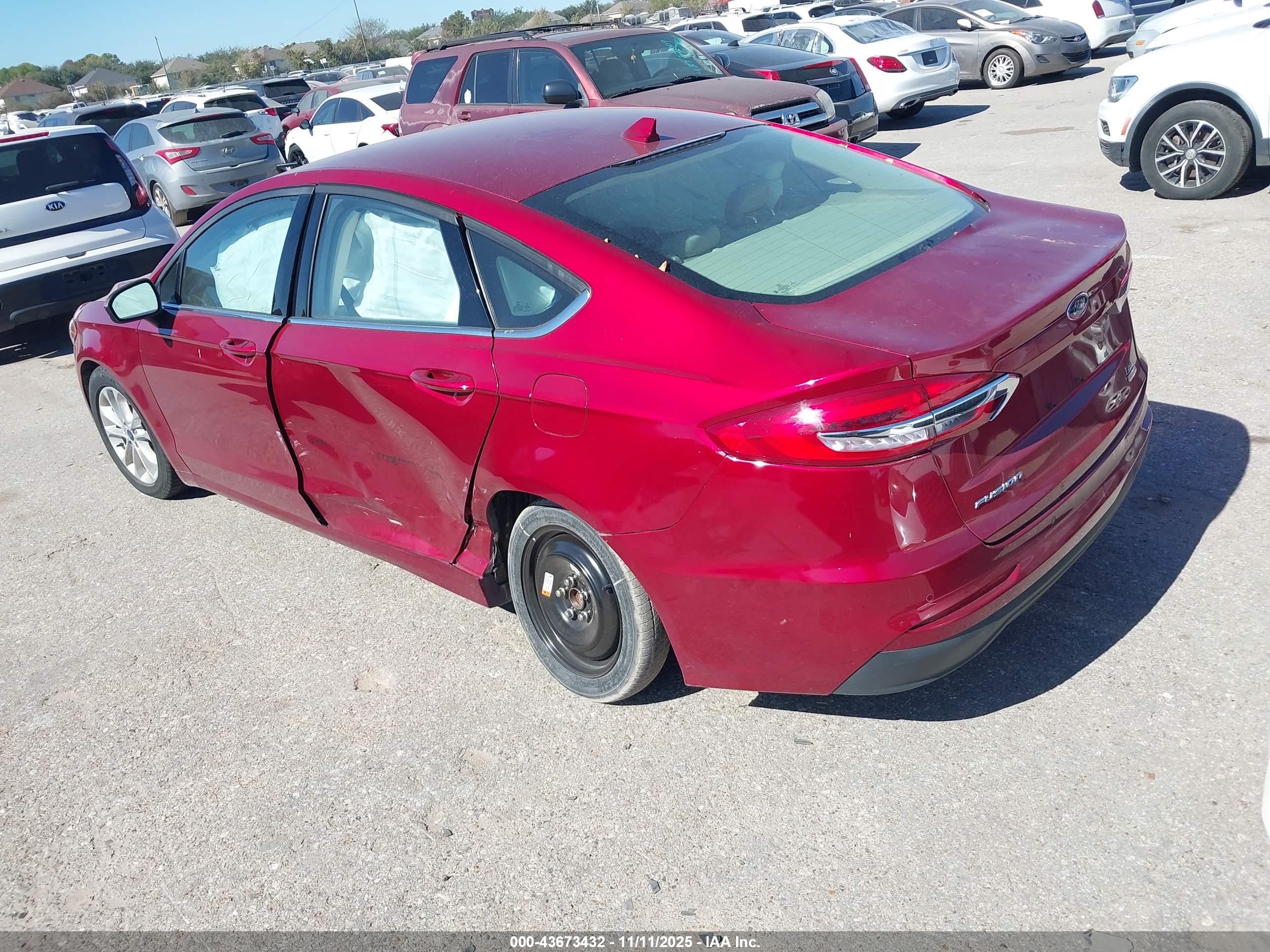 FORD FUSION image 3