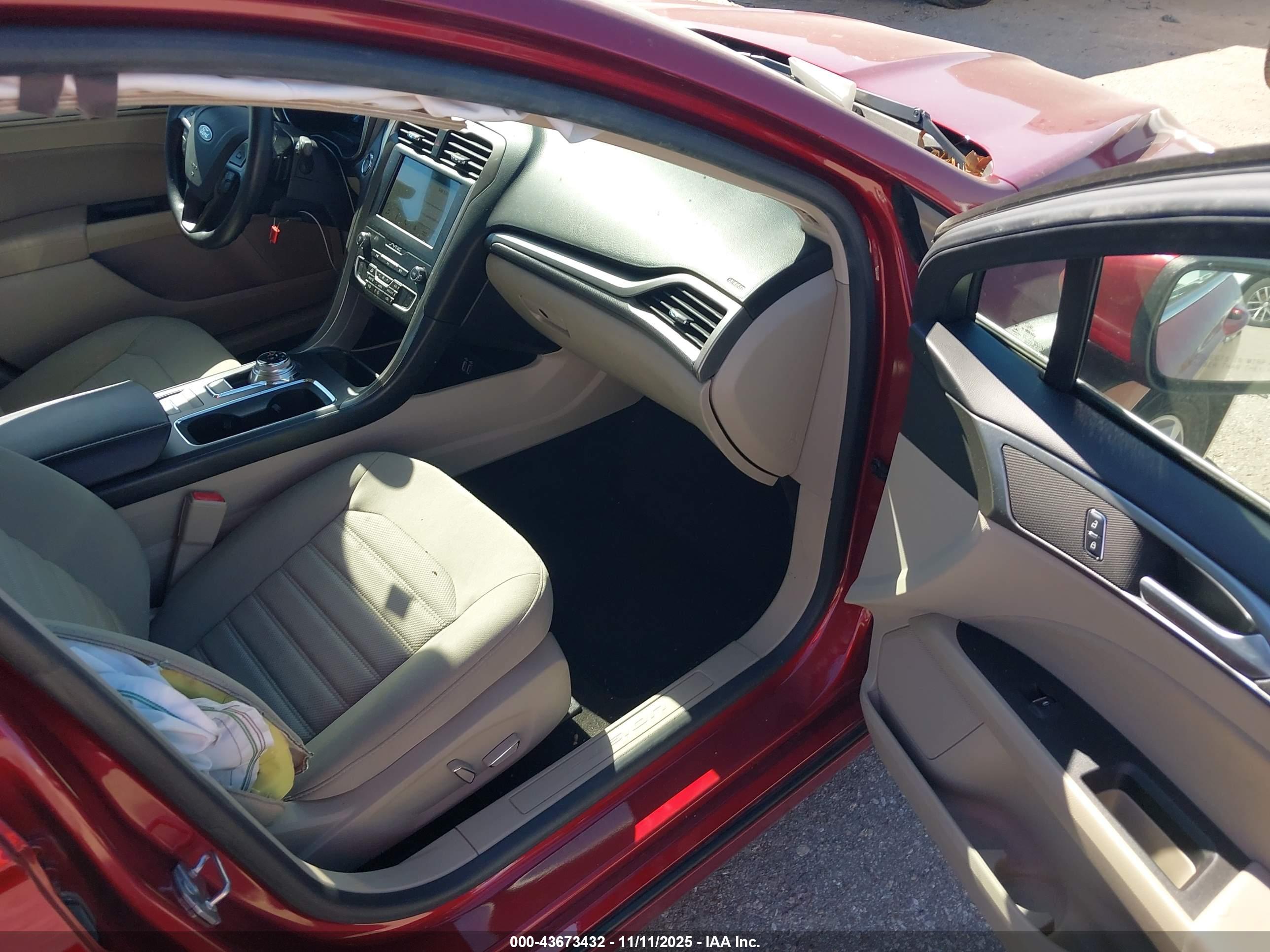 FORD FUSION image 5