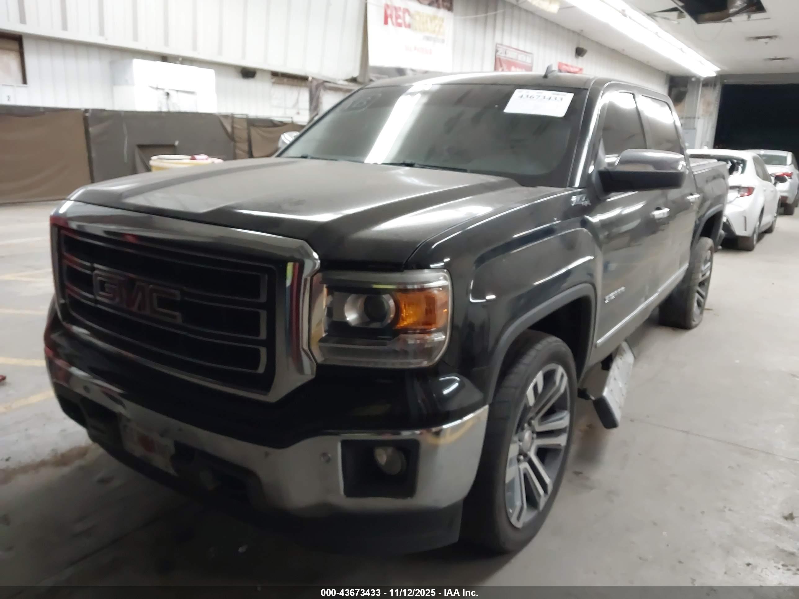 GMC SIERRA image 2