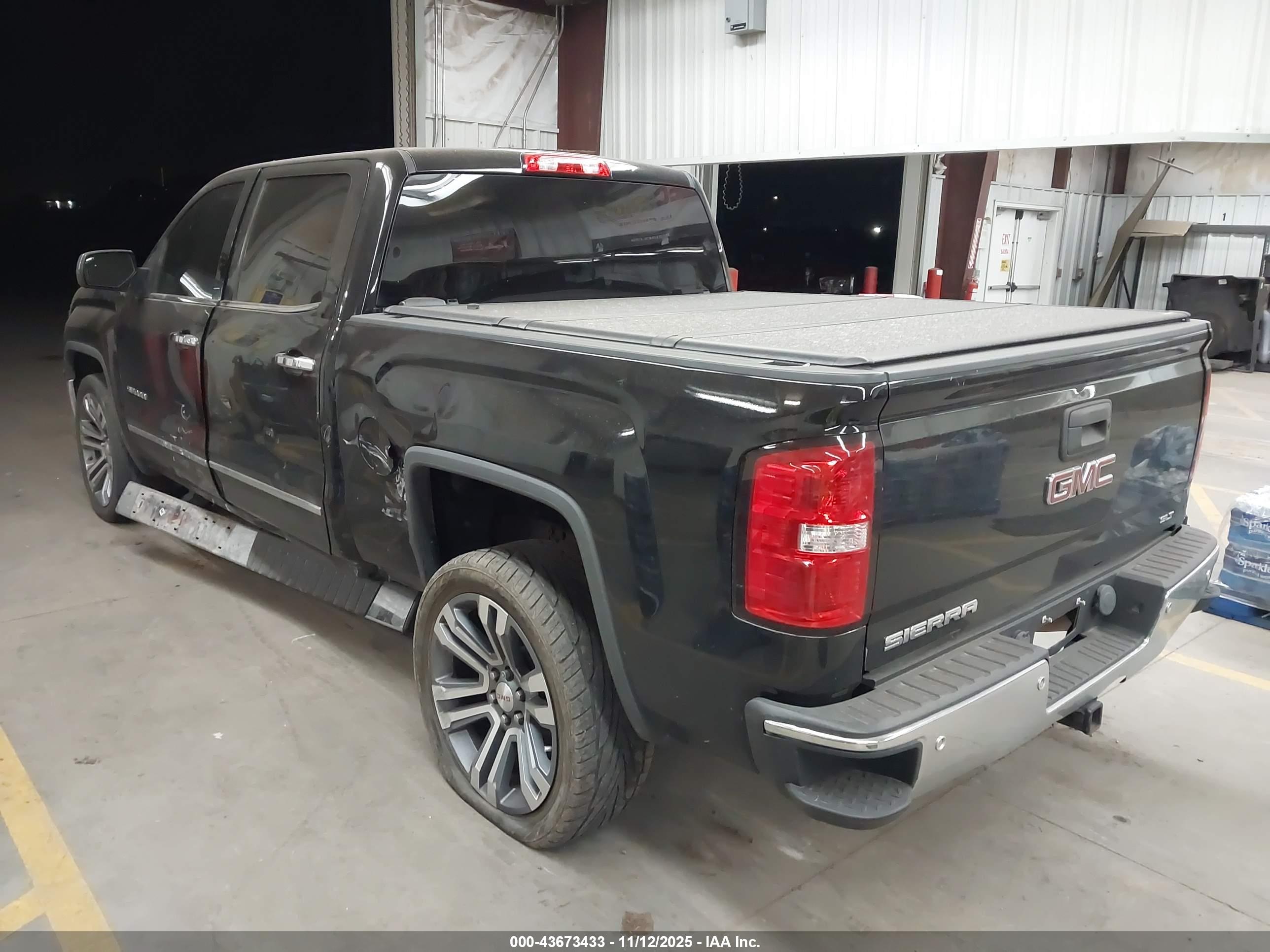 GMC SIERRA image 3