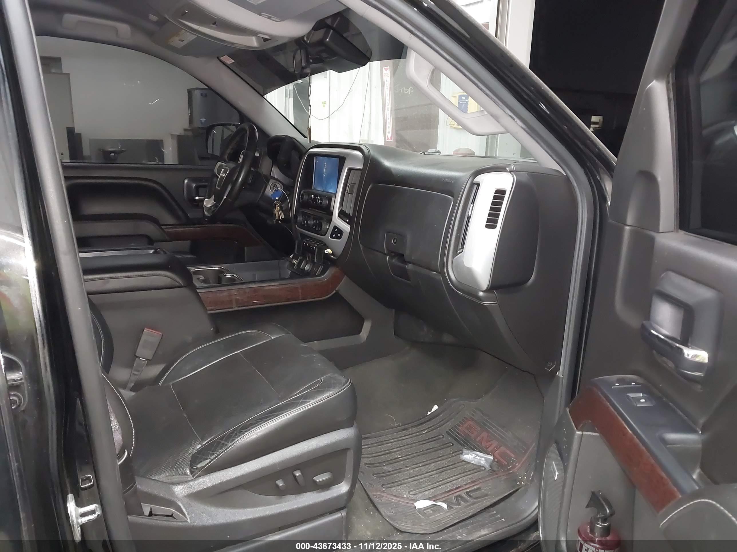 GMC SIERRA image 5