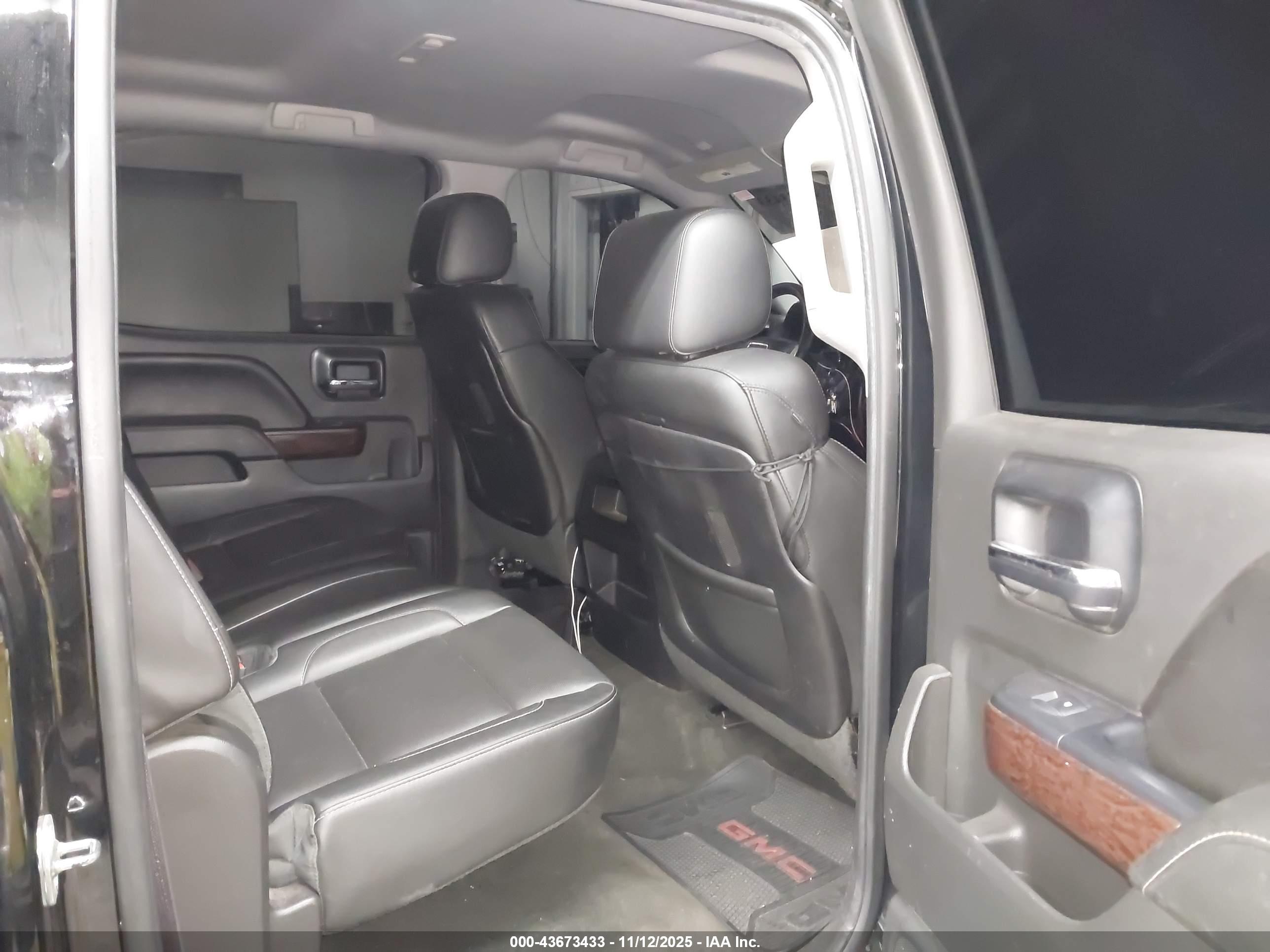 GMC SIERRA image 8