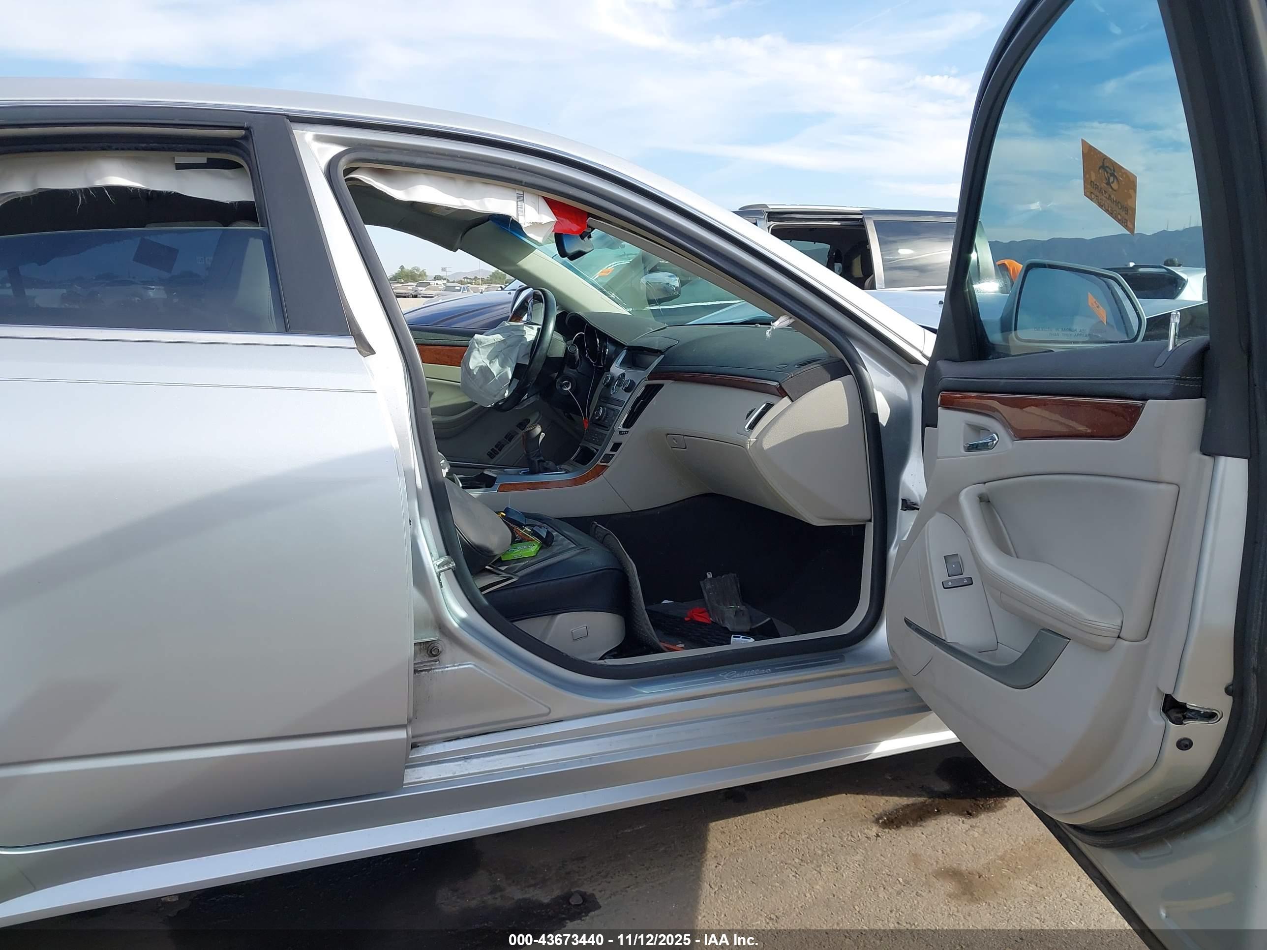 CADILLAC CTS image 5