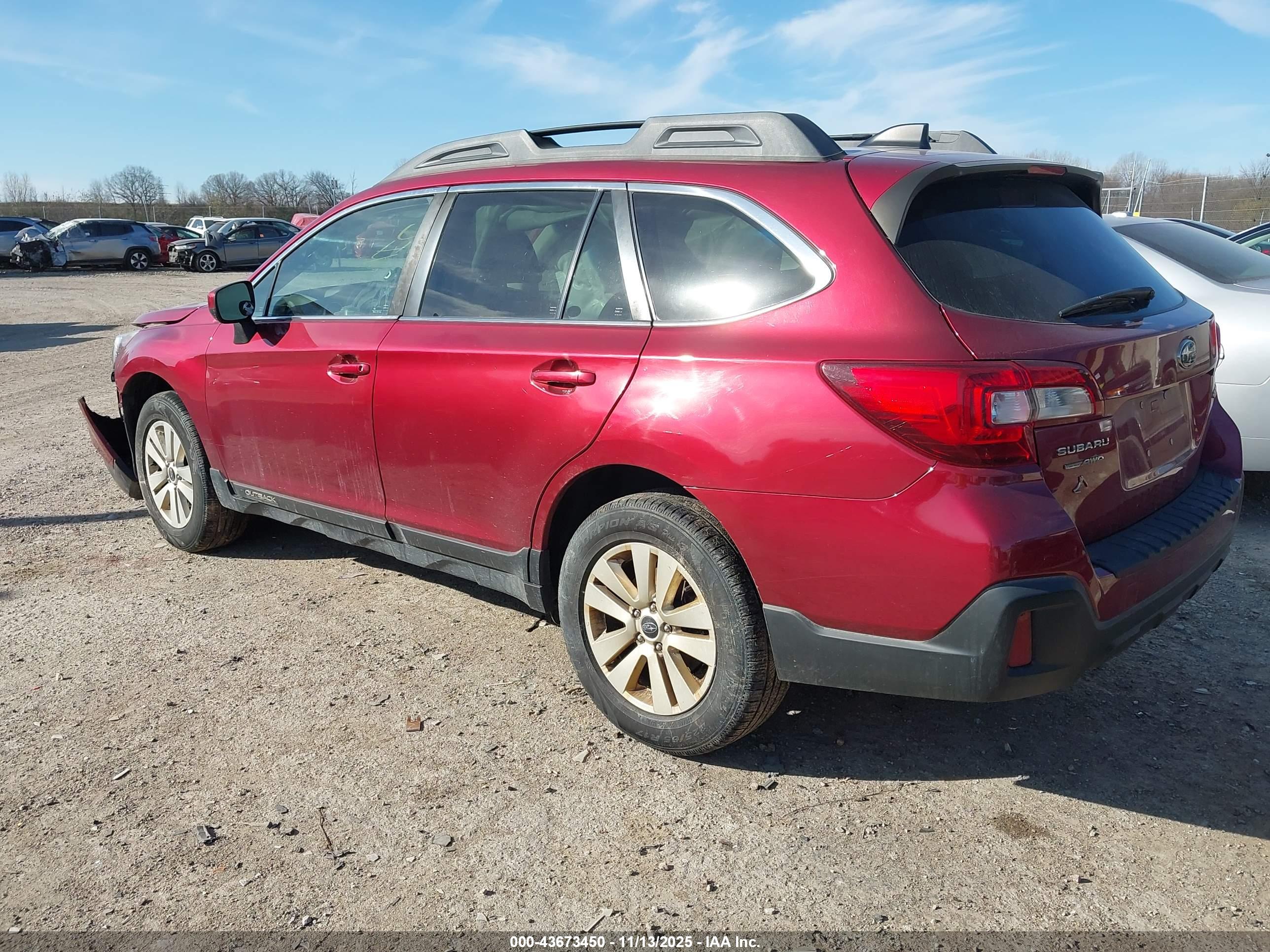 SUBARU OUTBACK image 3