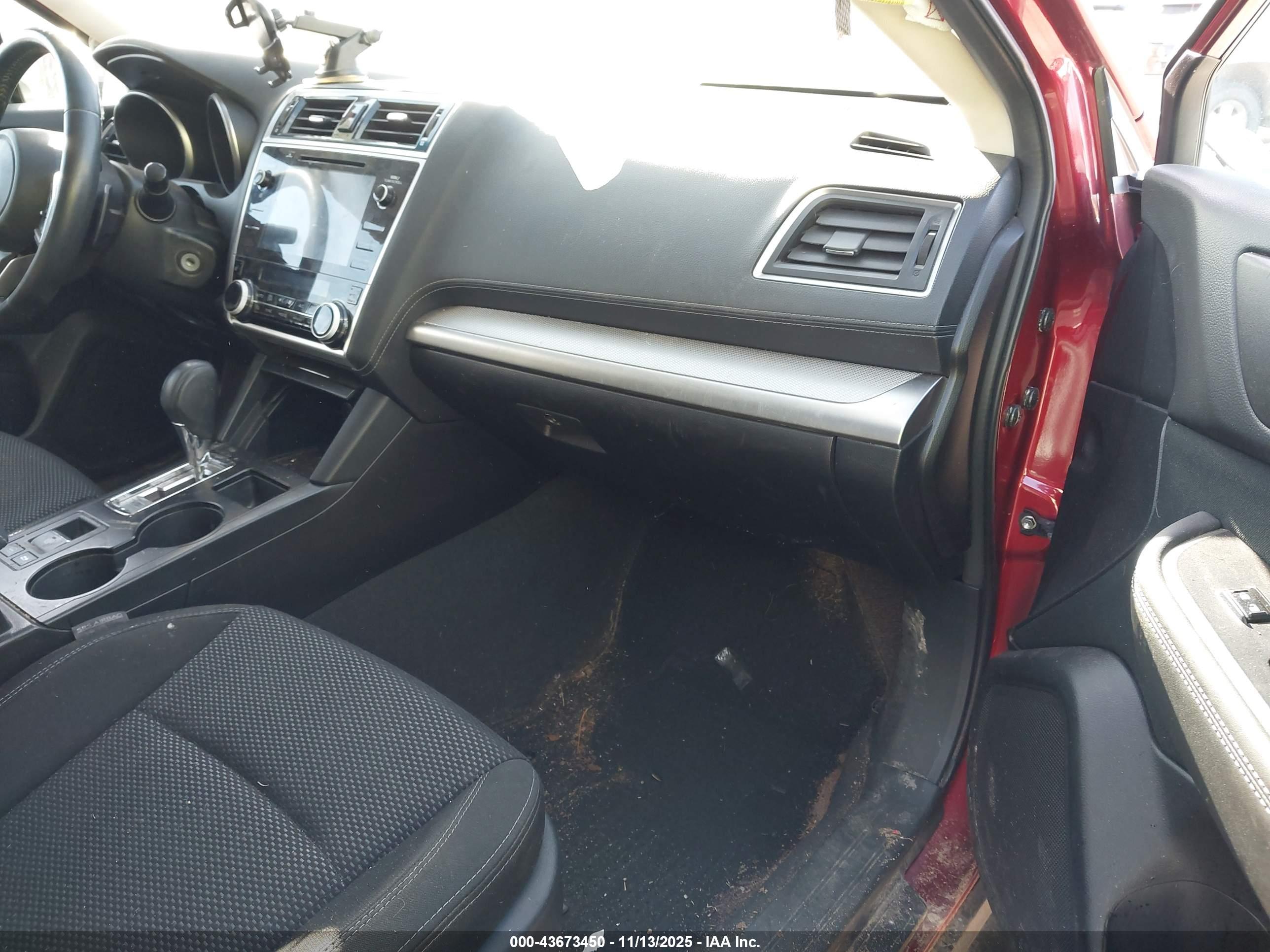 SUBARU OUTBACK image 5
