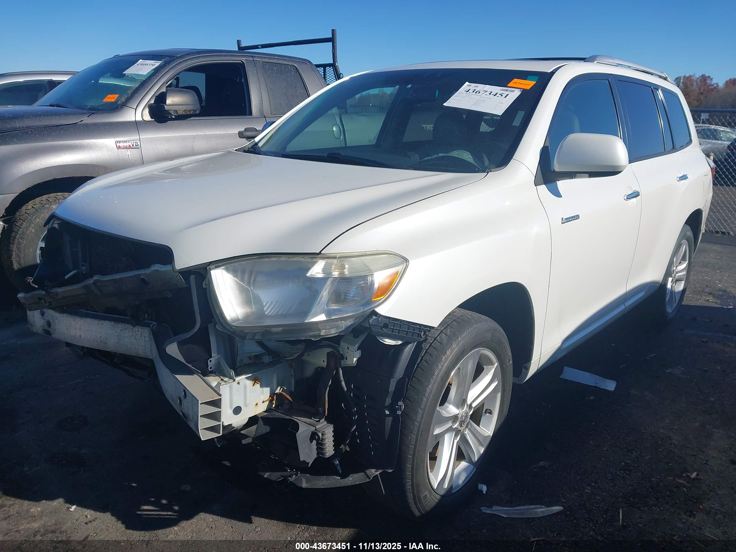 TOYOTA HIGHLANDER image 2