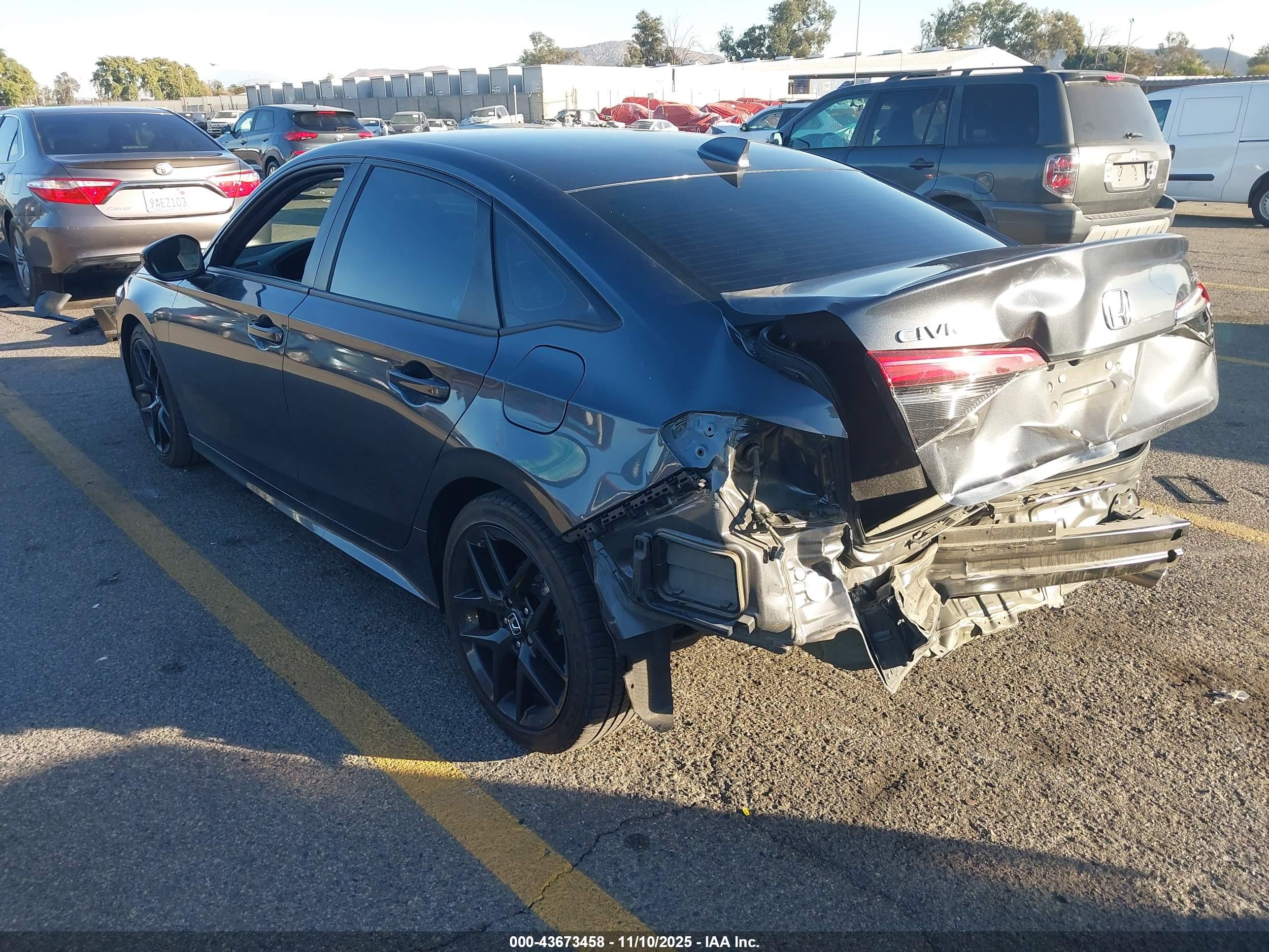 HONDA CIVIC image 3