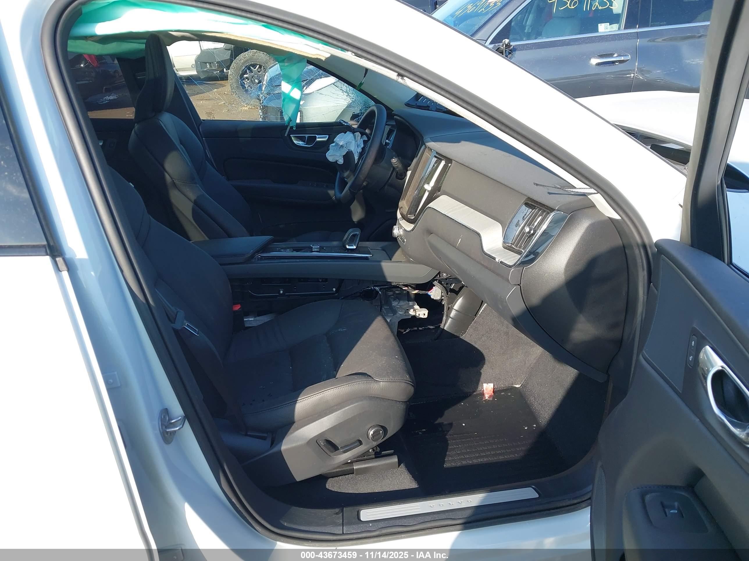 VOLVO XC60 image 5