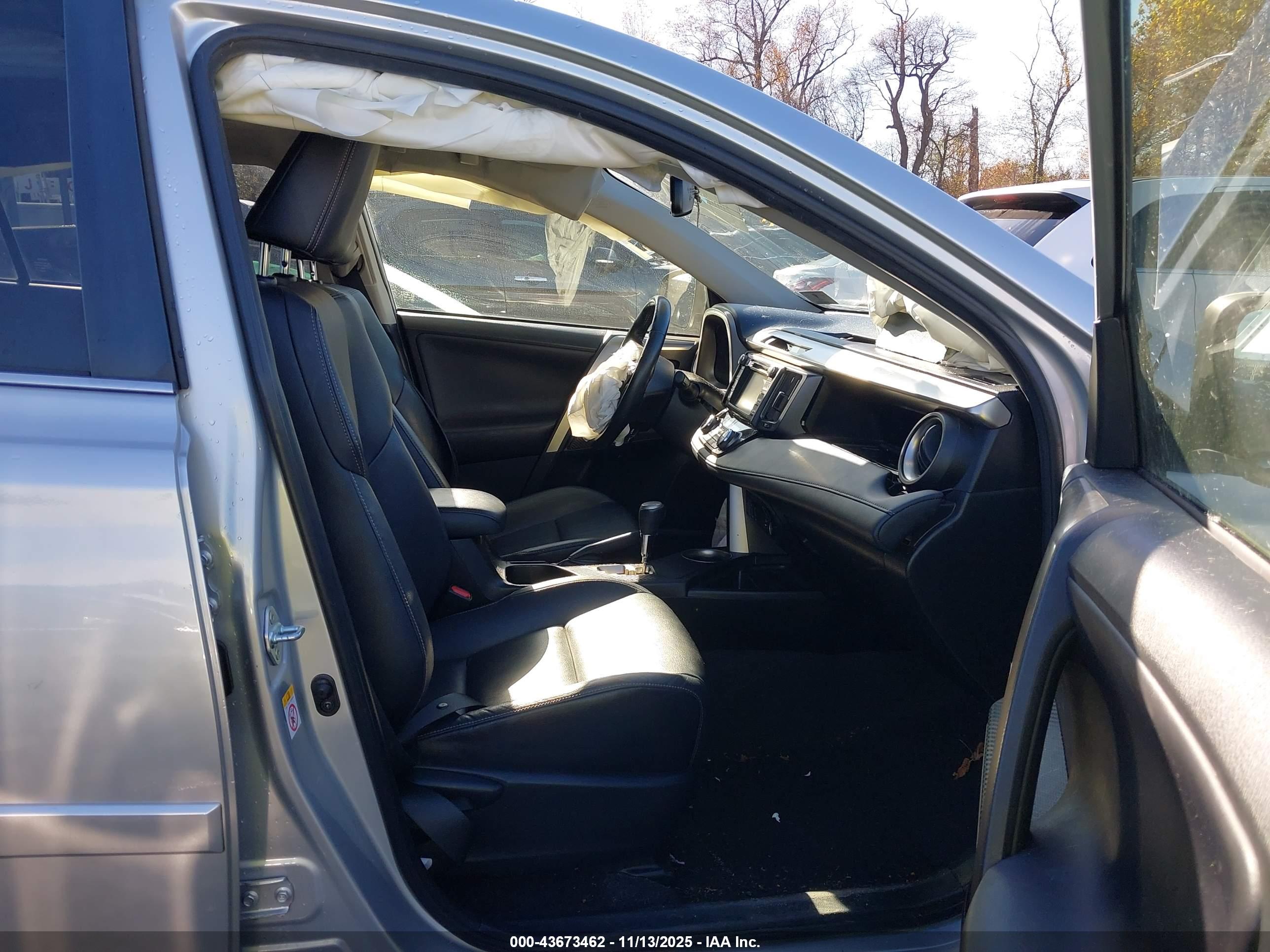 TOYOTA RAV4 image 5