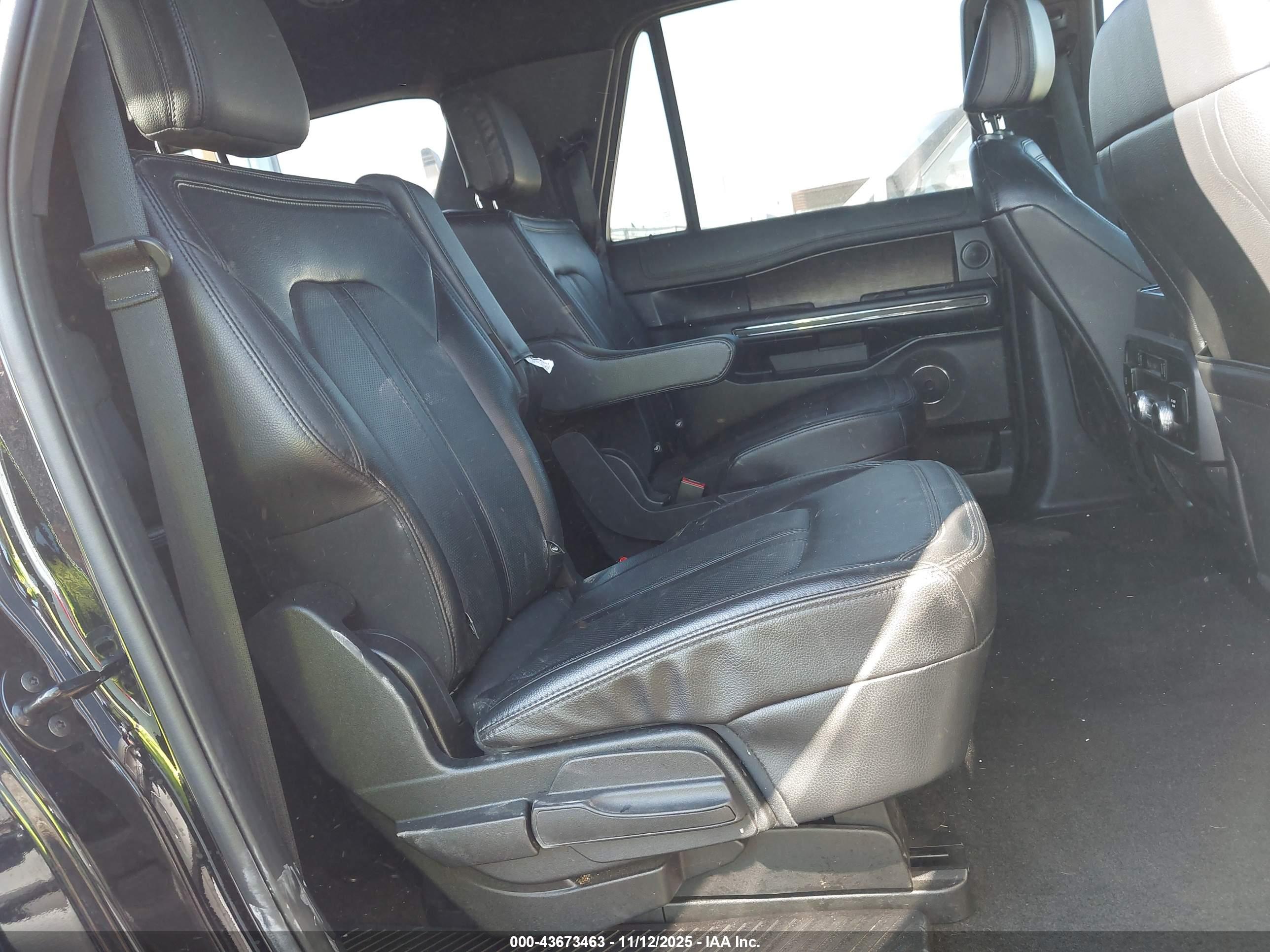 FORD EXPEDITION image 8