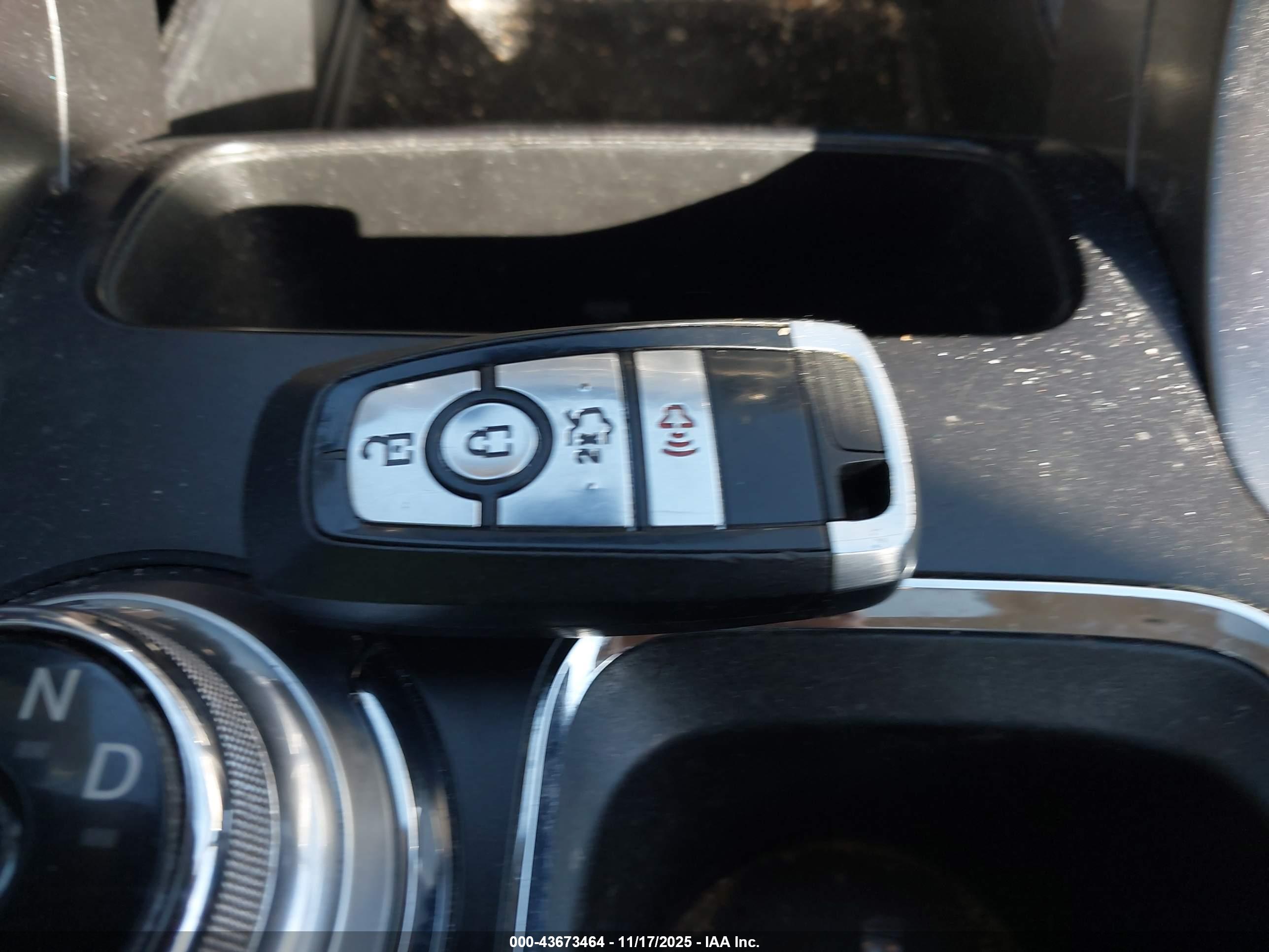 FORD FUSION image 11
