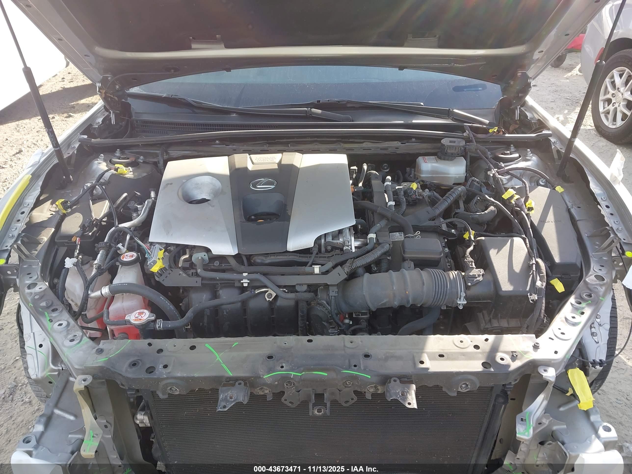 LEXUS ES image 10