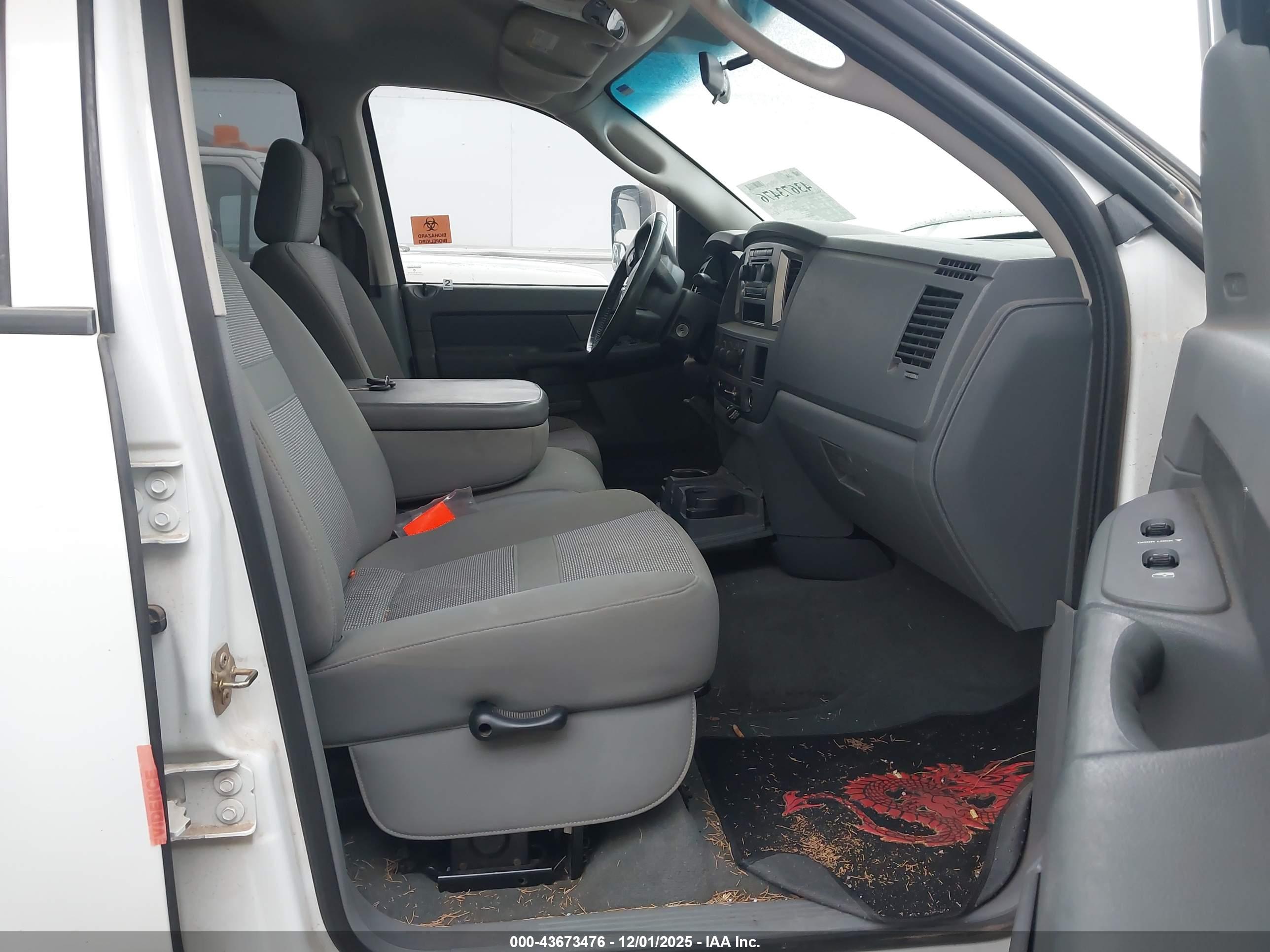 DODGE RAM image 5