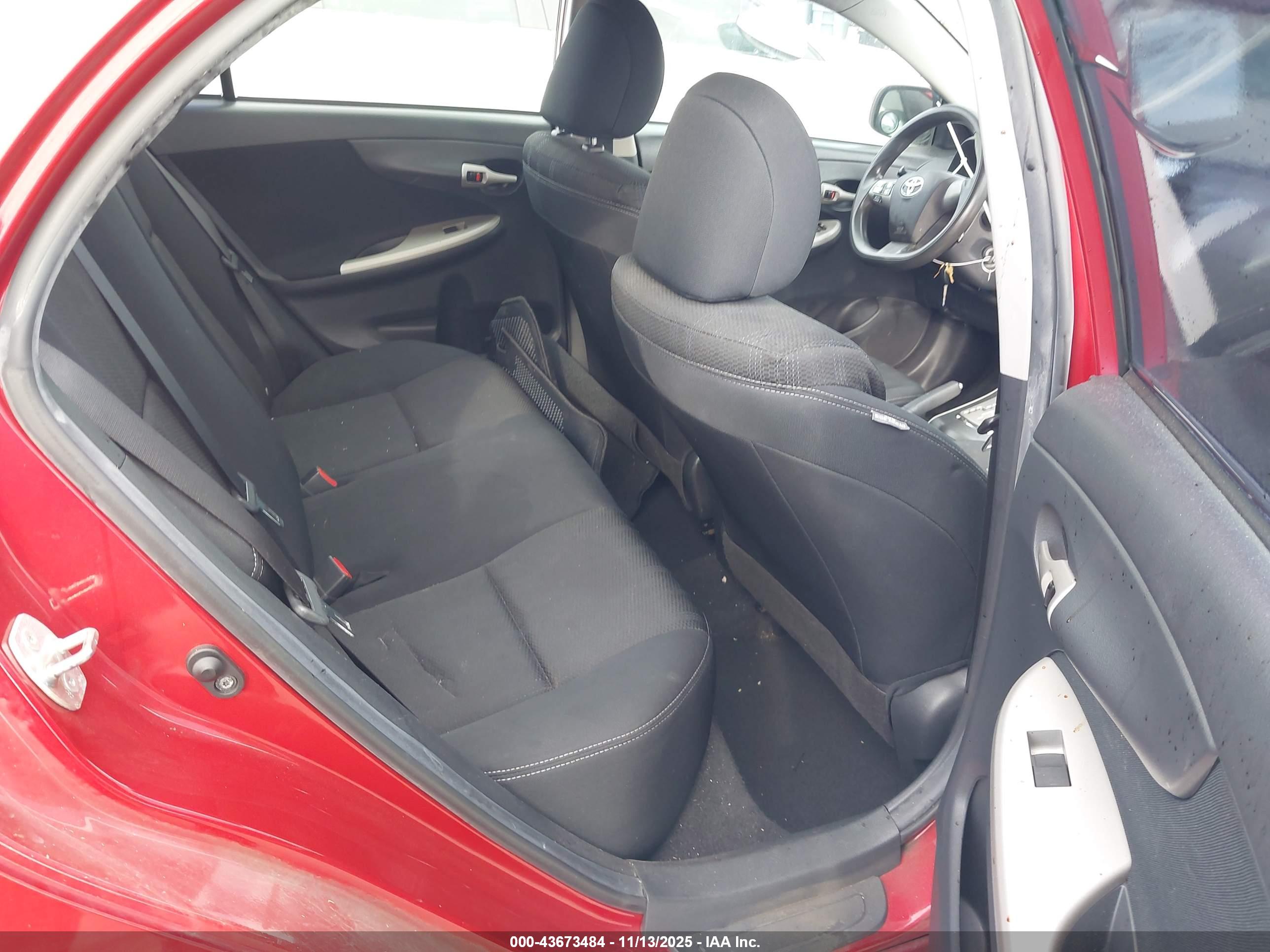 TOYOTA COROLLA image 8