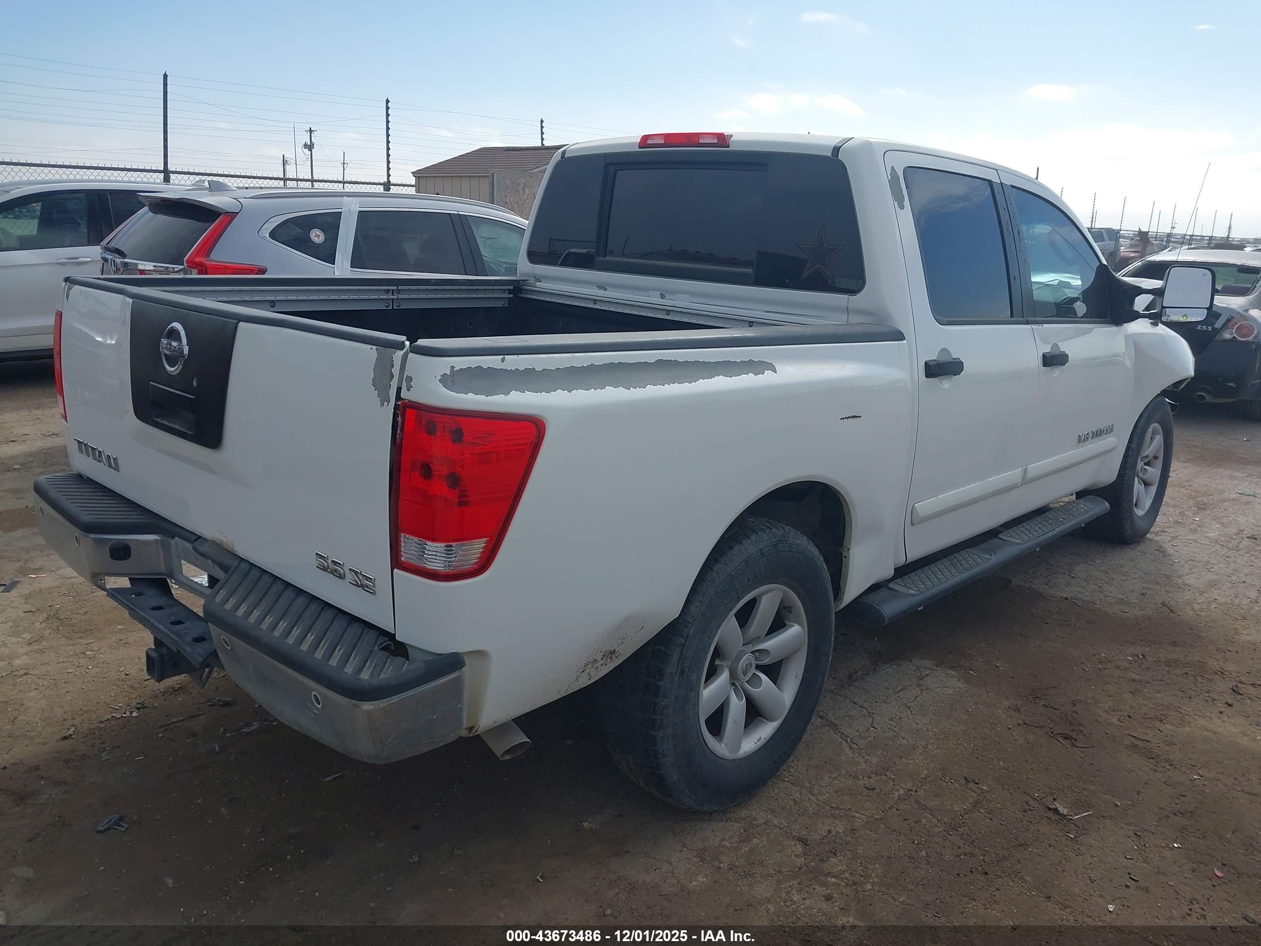 NISSAN TITAN image 4