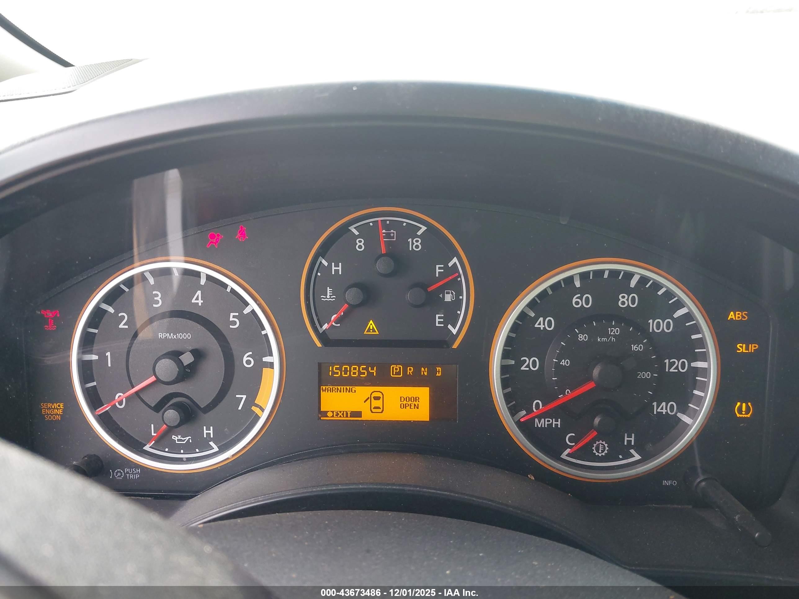NISSAN TITAN image 7