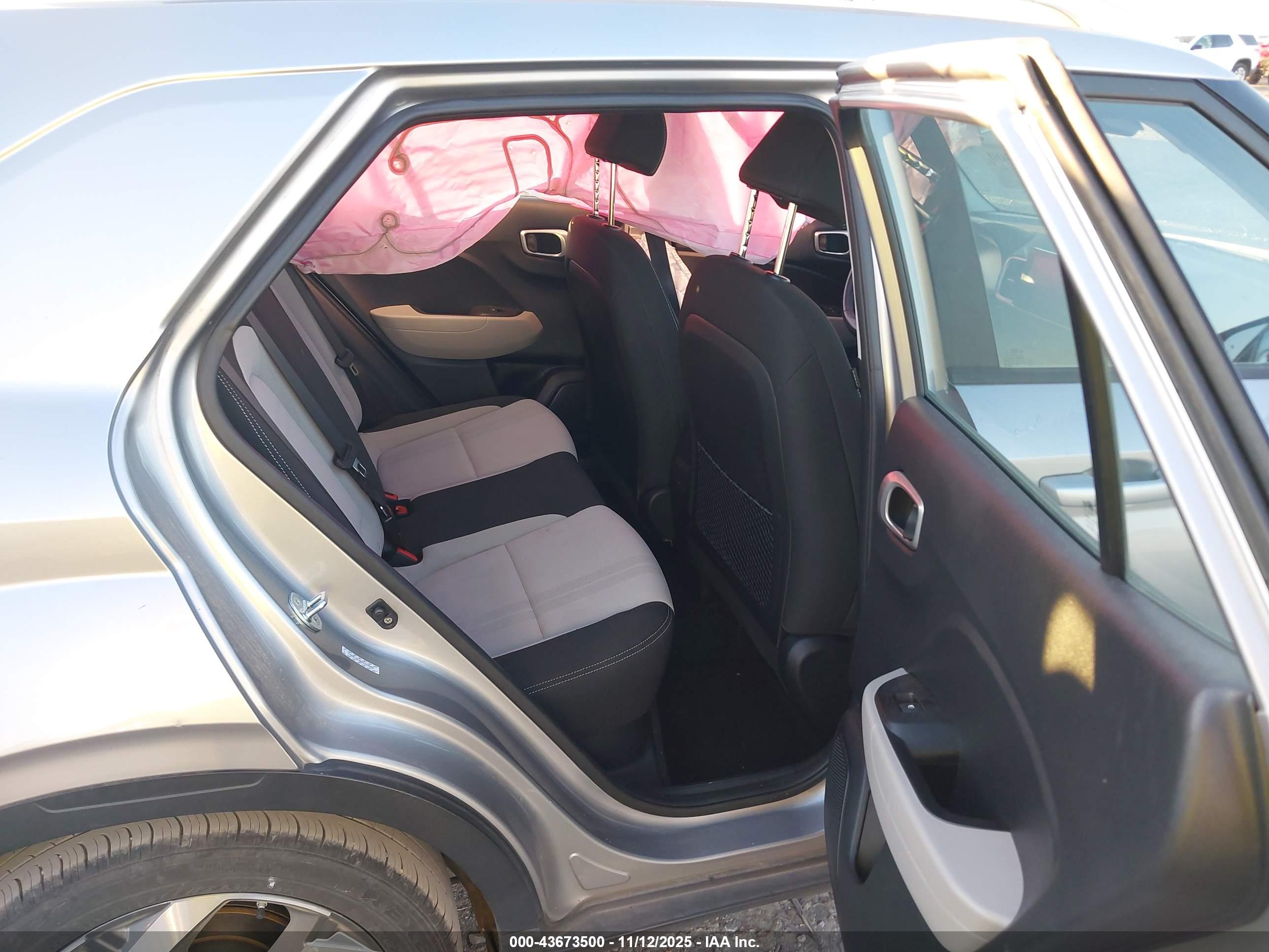 HYUNDAI VENUE image 8