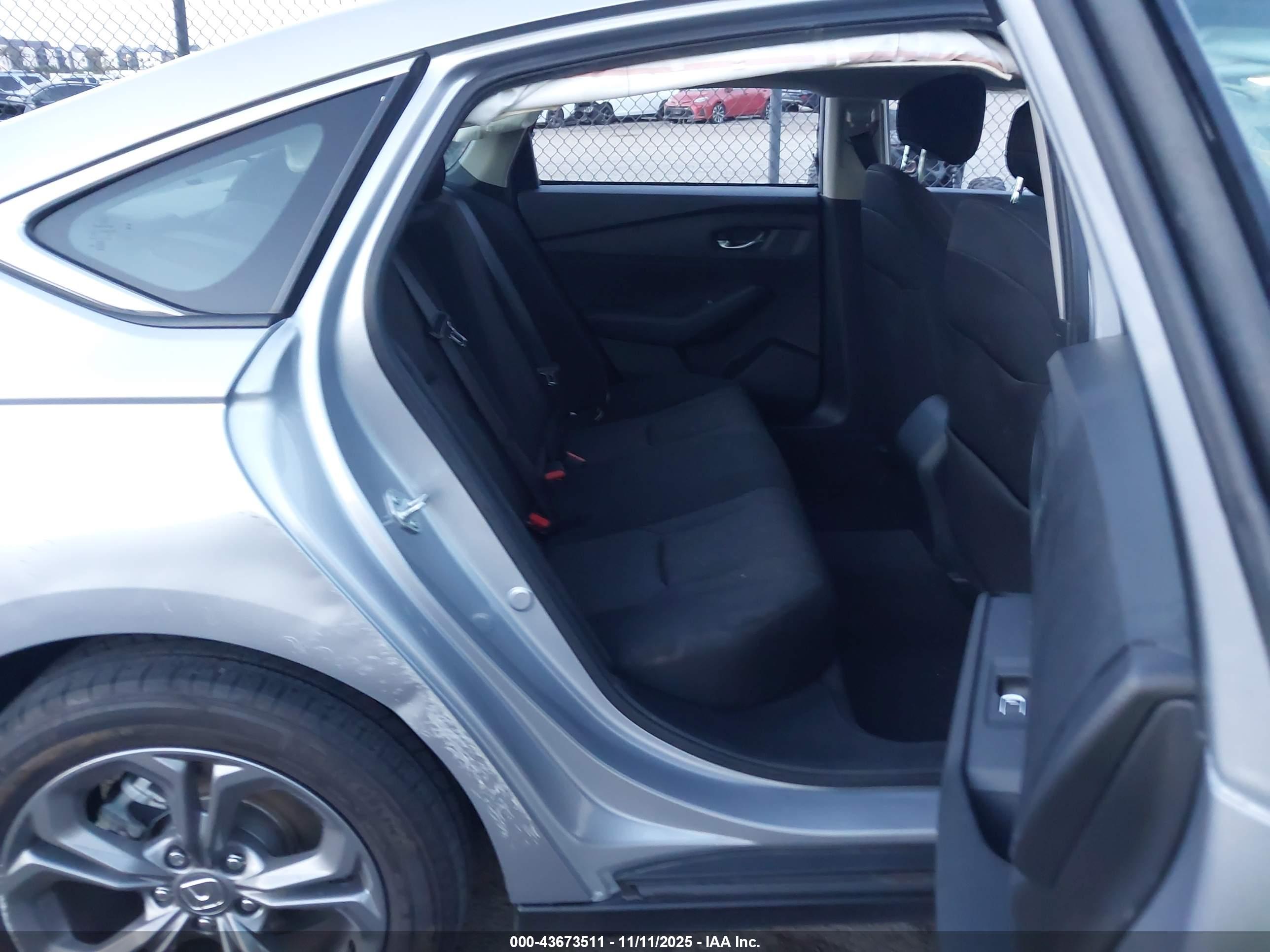 HONDA ACCORD image 8