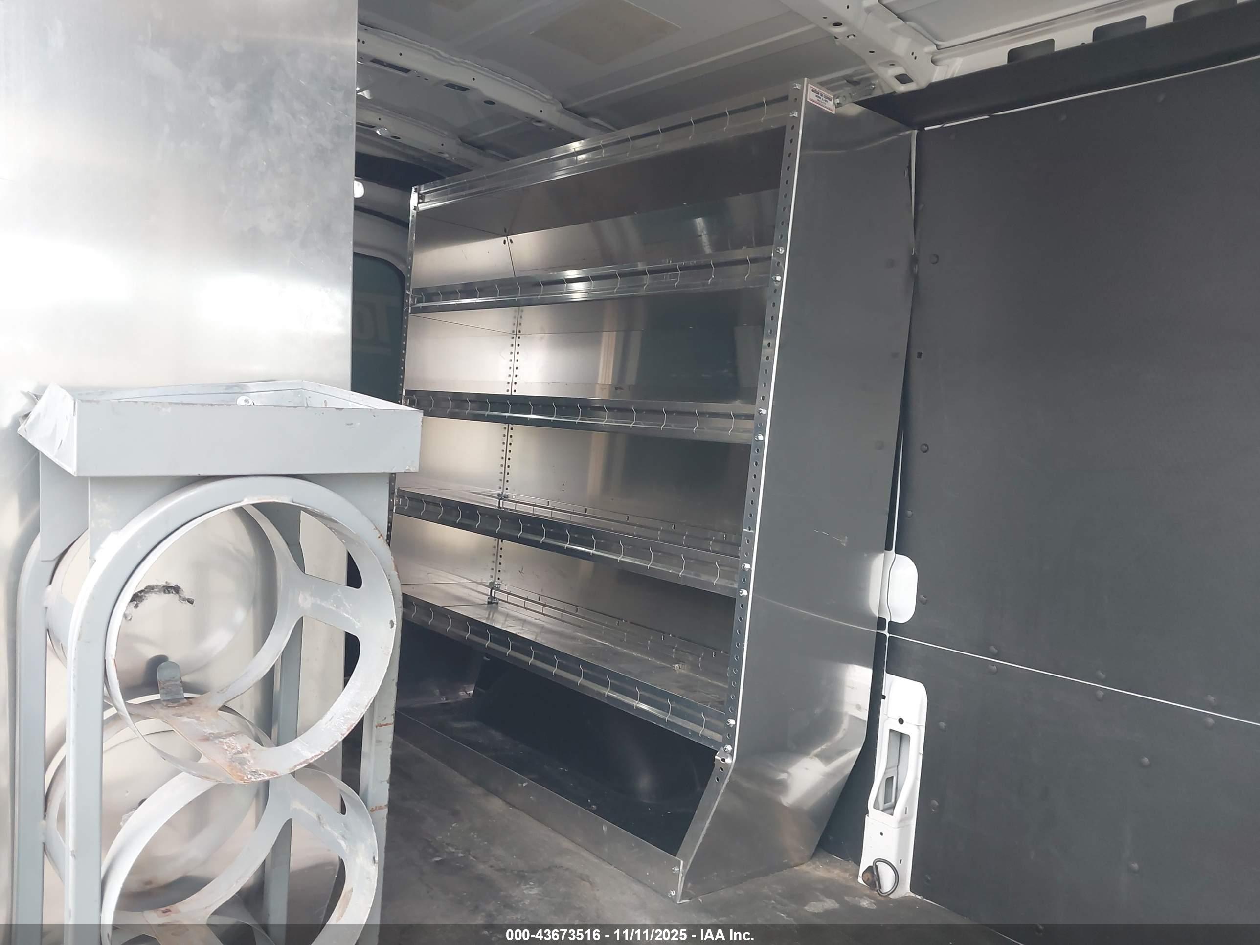 FORD TRANSIT-250 image 8
