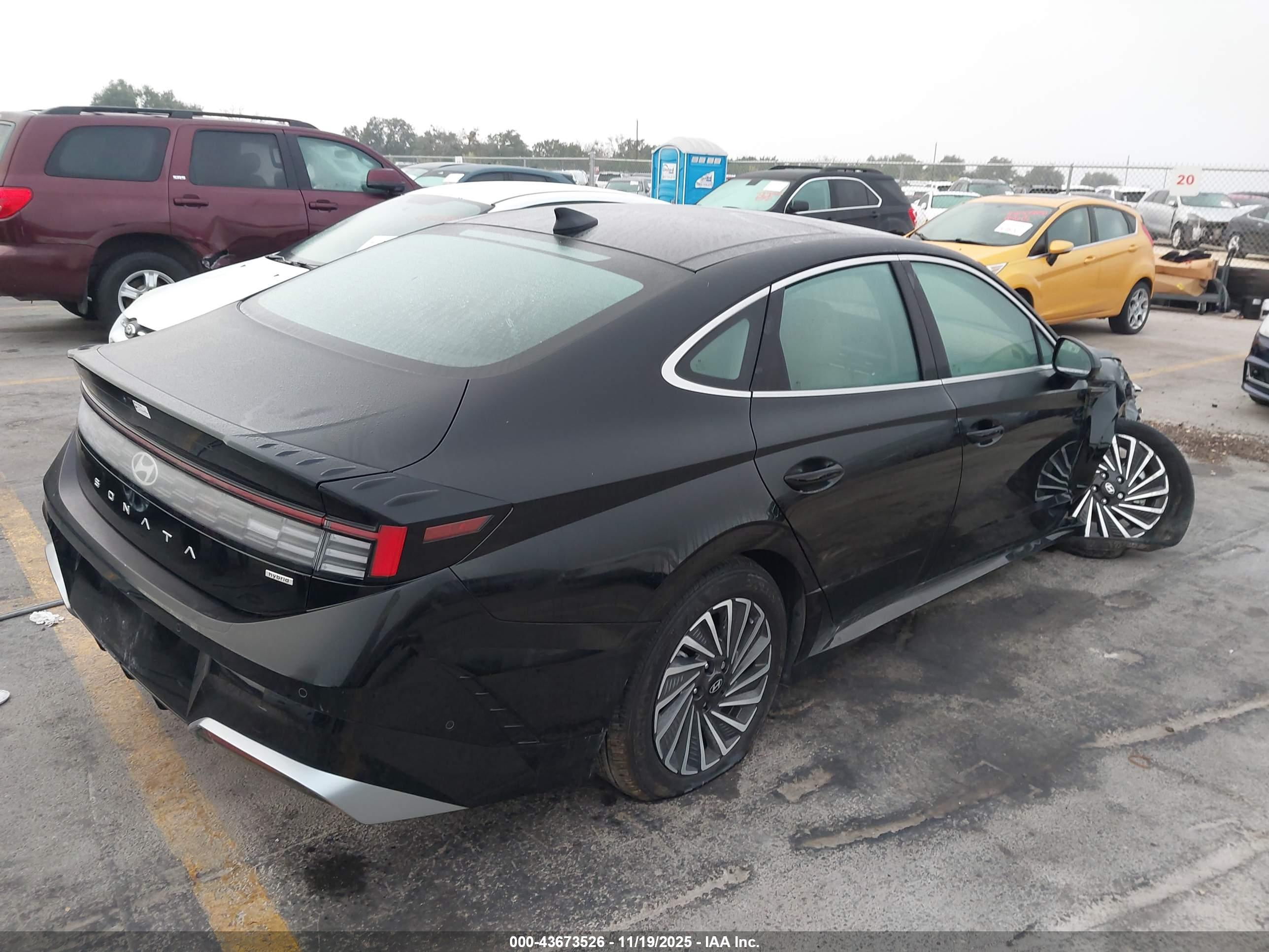 HYUNDAI SONATA image 4