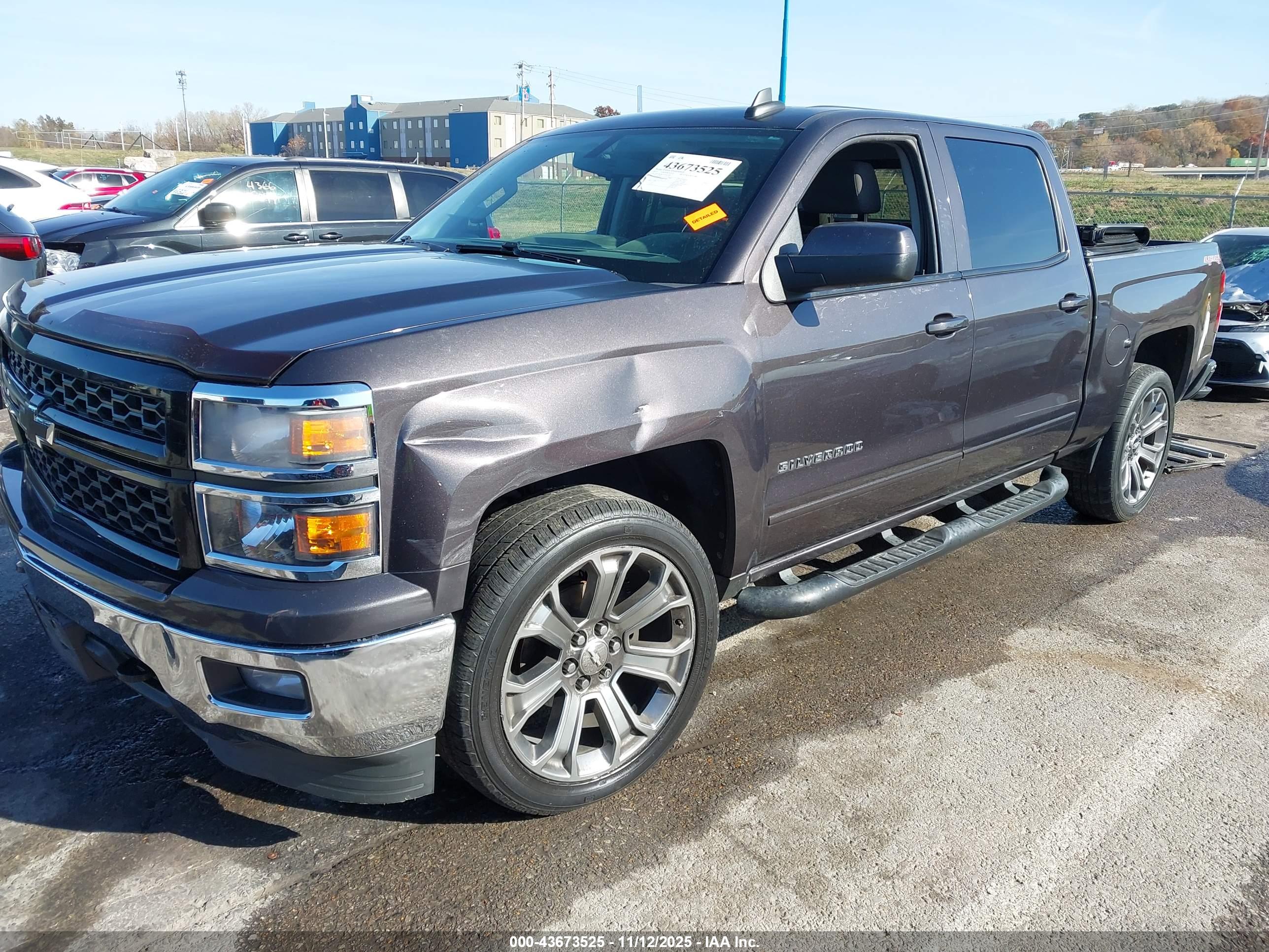 CHEVROLET SILVERADO image 2