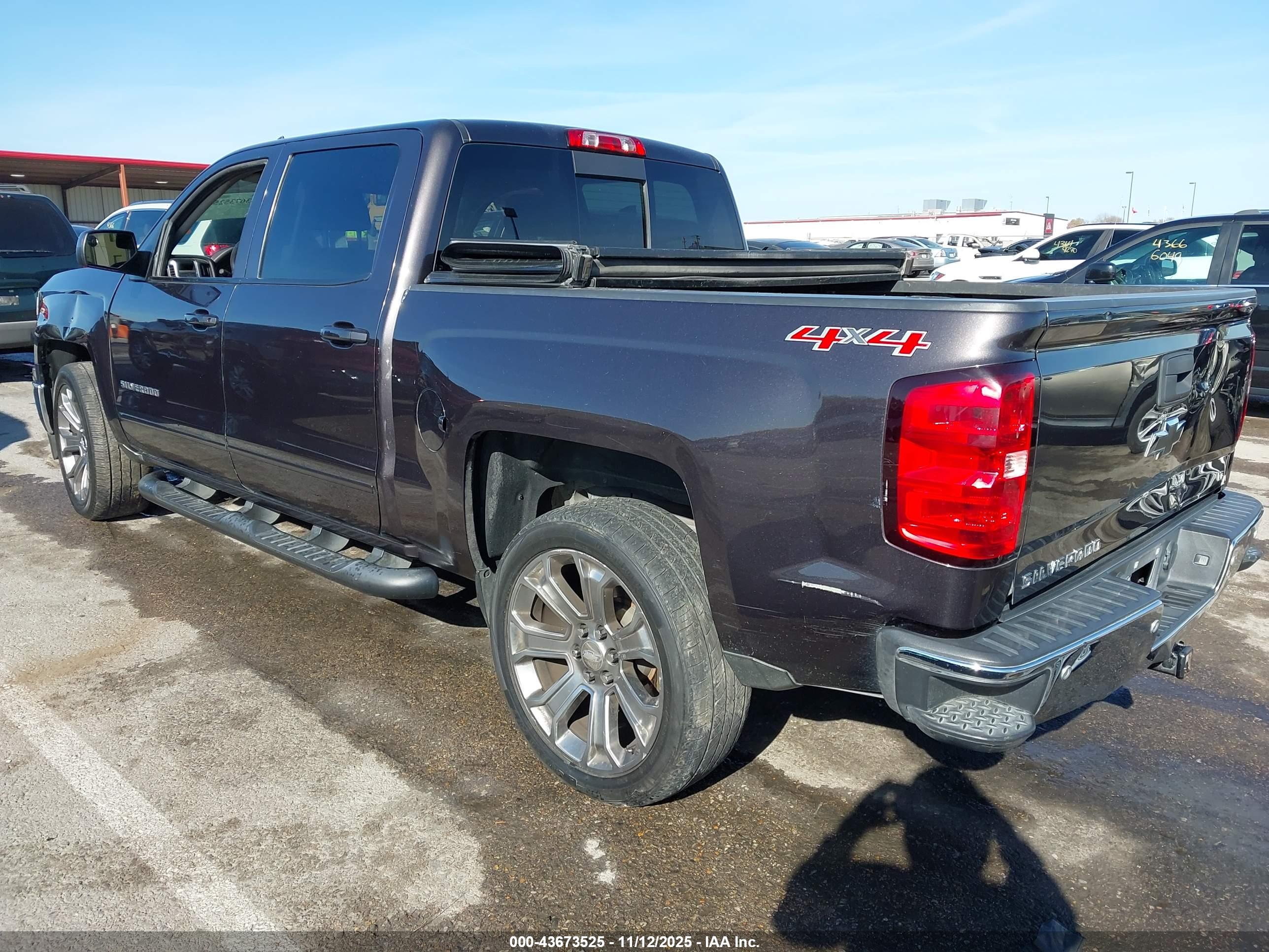 CHEVROLET SILVERADO image 3