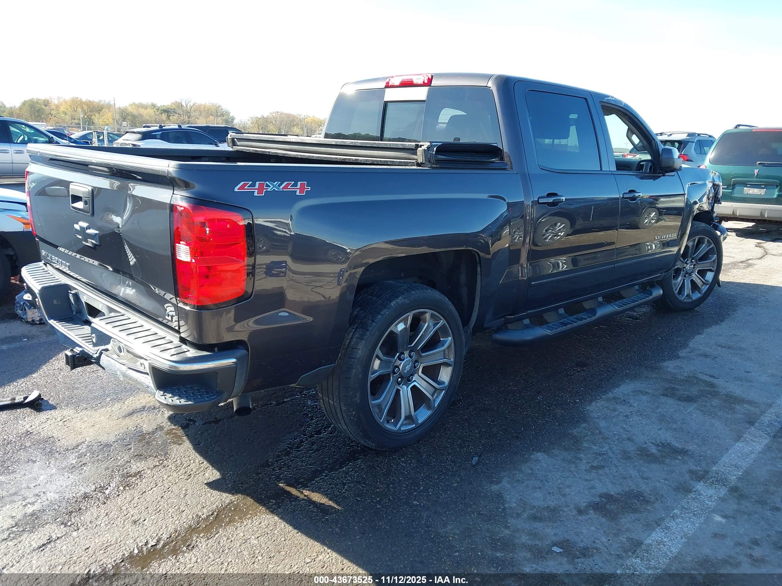 CHEVROLET SILVERADO image 4