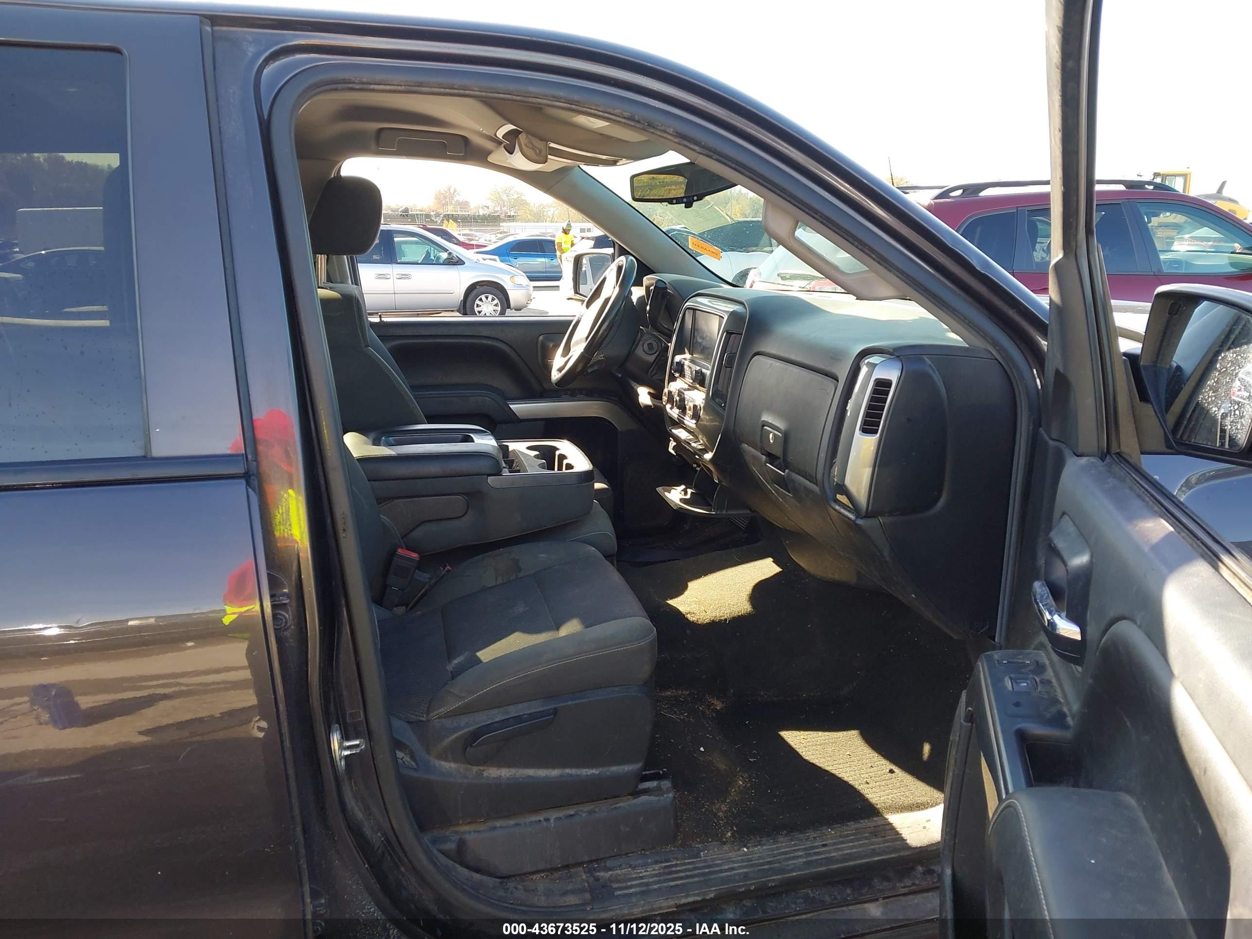 CHEVROLET SILVERADO image 5